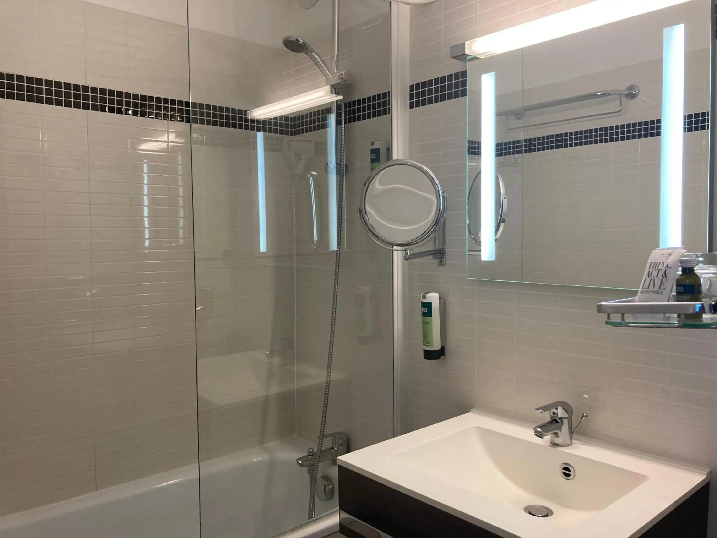 Standard Double Room in Best Western Hotel Gap Standard Double Room in Best Western Hotel Gap