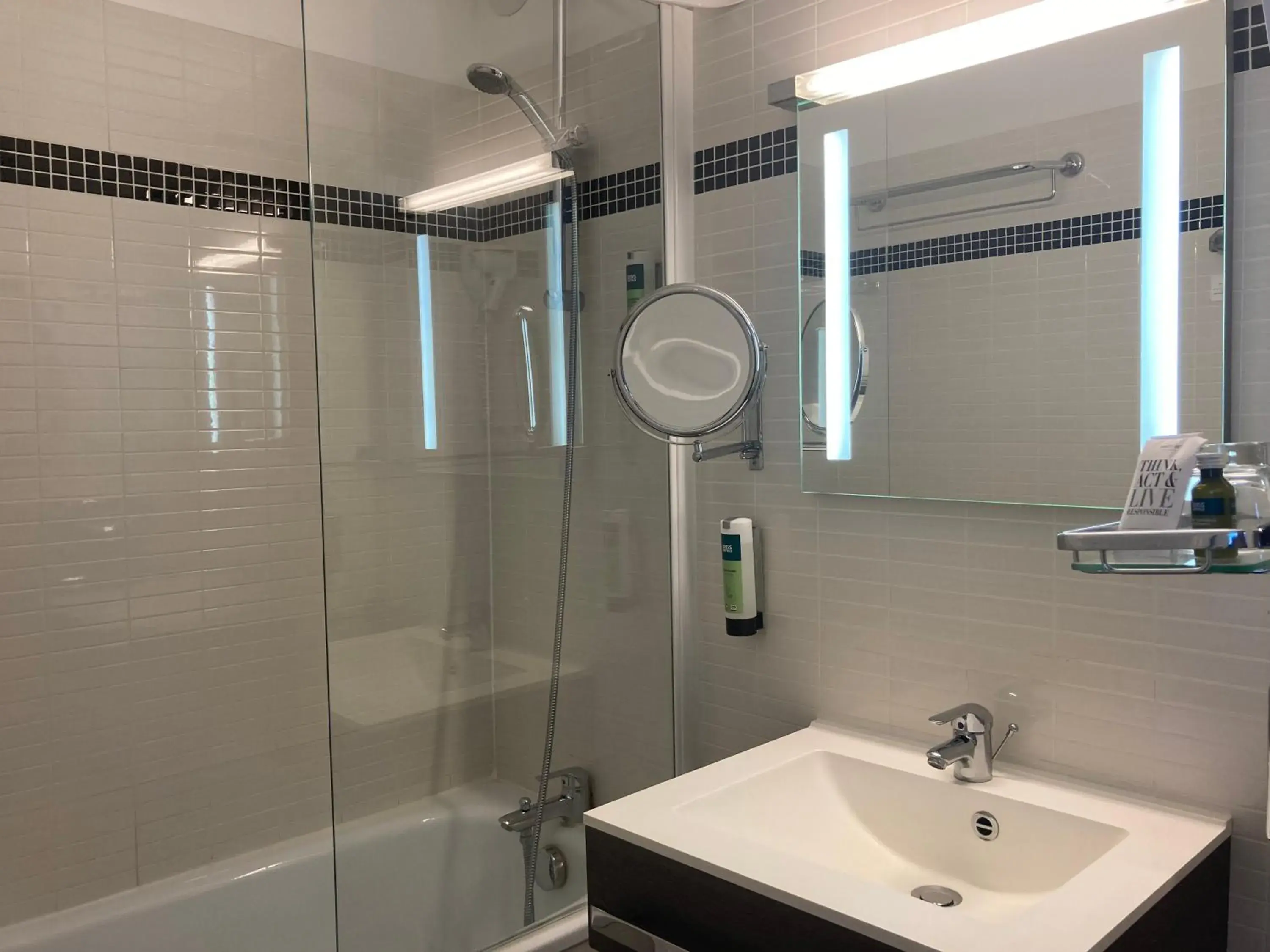 Standard Twin Room in Best Western Hotel Gap Standard Twin Room in Best Western Hotel Gap