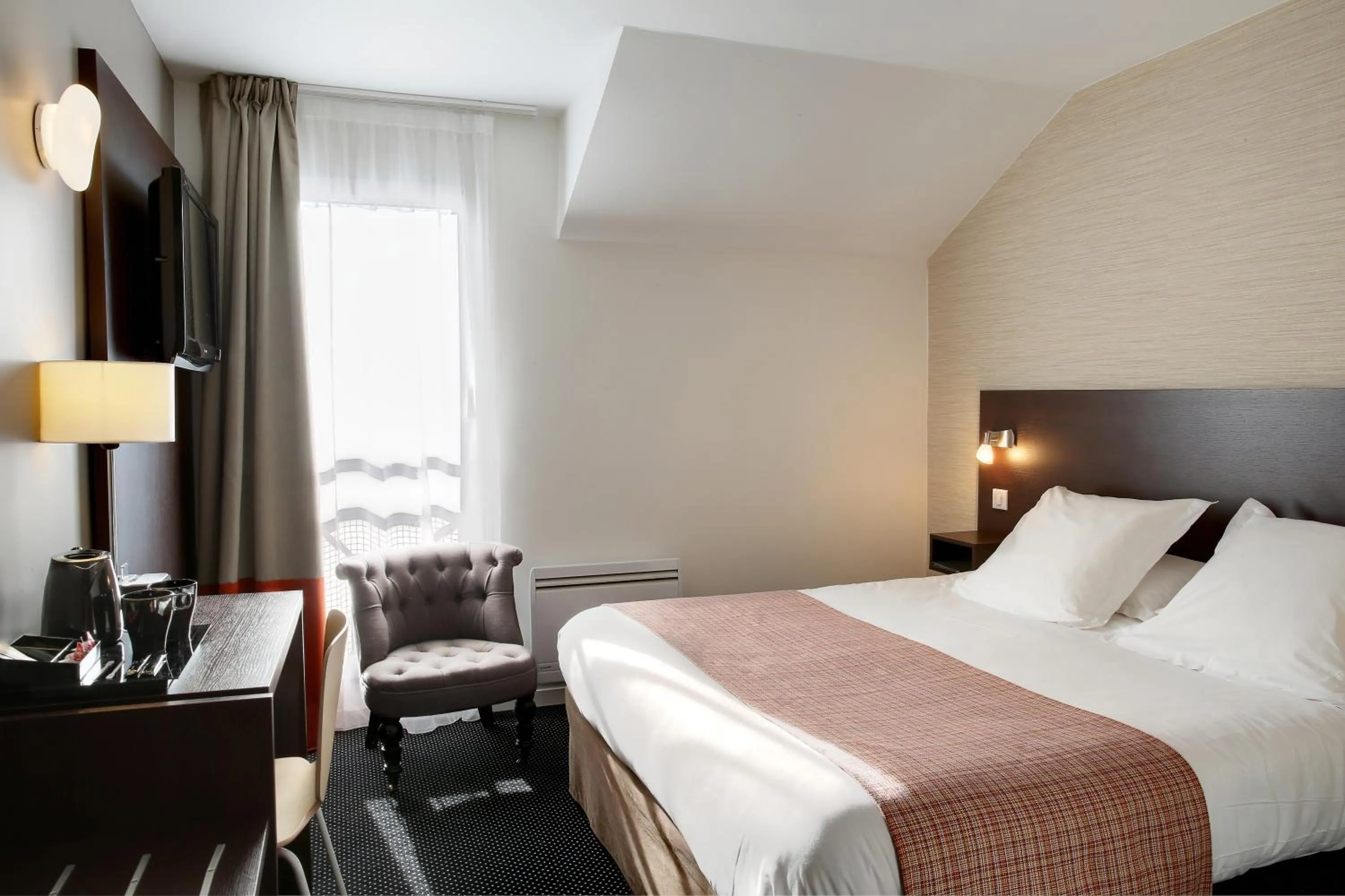 Photo of the whole room, Bed in Best Western Hotel Gap