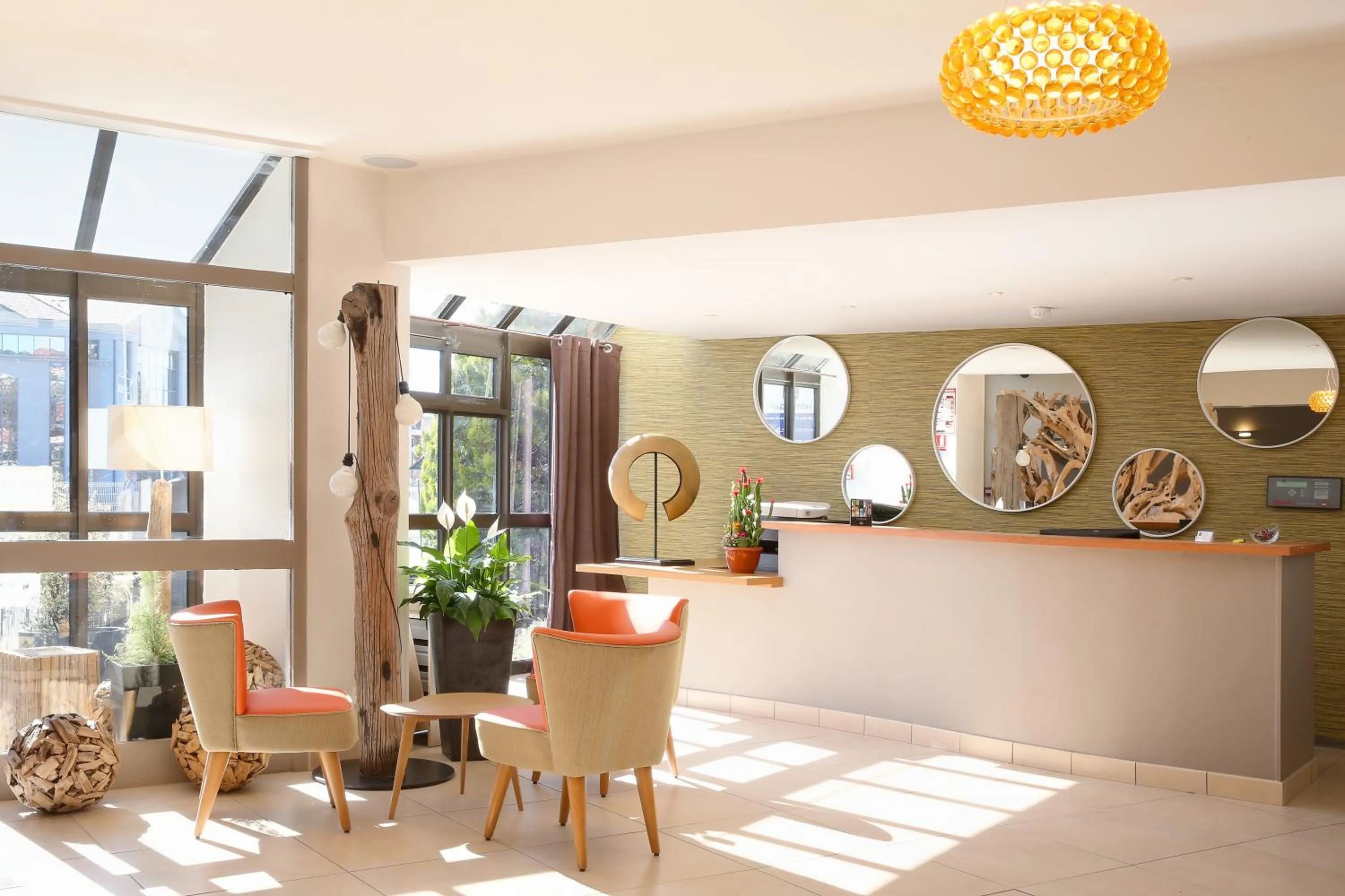 Lobby or reception in Best Western Hotel Gap