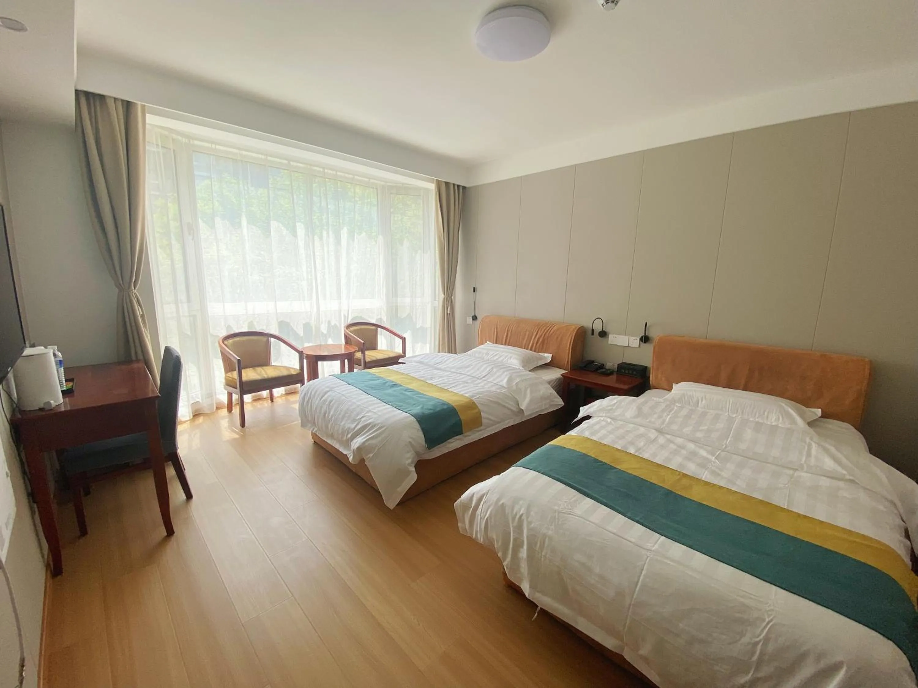 Bed in Beijing RJ Brown city center hotel Forbidden City &Tian'anmen Square ,Near Subway line 8, 3min walk to Temple of Heaven, English Speaking reception , Laundry service ,Free wifi ,Oneday tour to Greatwall