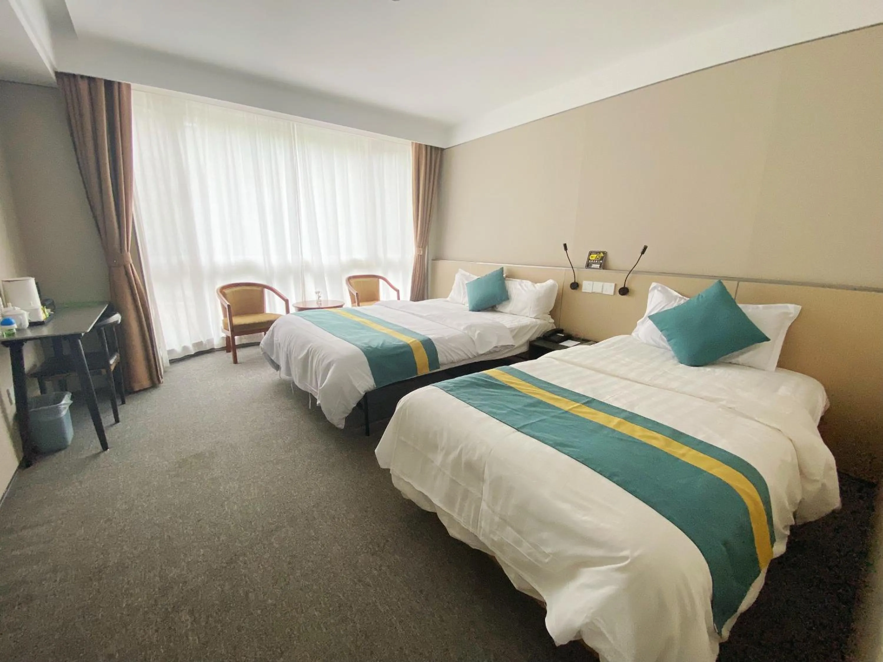 Bed in Beijing RJ Brown city center hotel Forbidden City &Tian'anmen Square ,Near Subway line 8, 3min walk to Temple of Heaven, English Speaking reception , Laundry service ,Free wifi ,Oneday tour to Greatwall