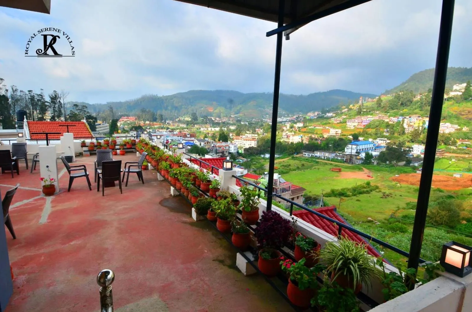 Balcony/Terrace in Royal Serene Villas
