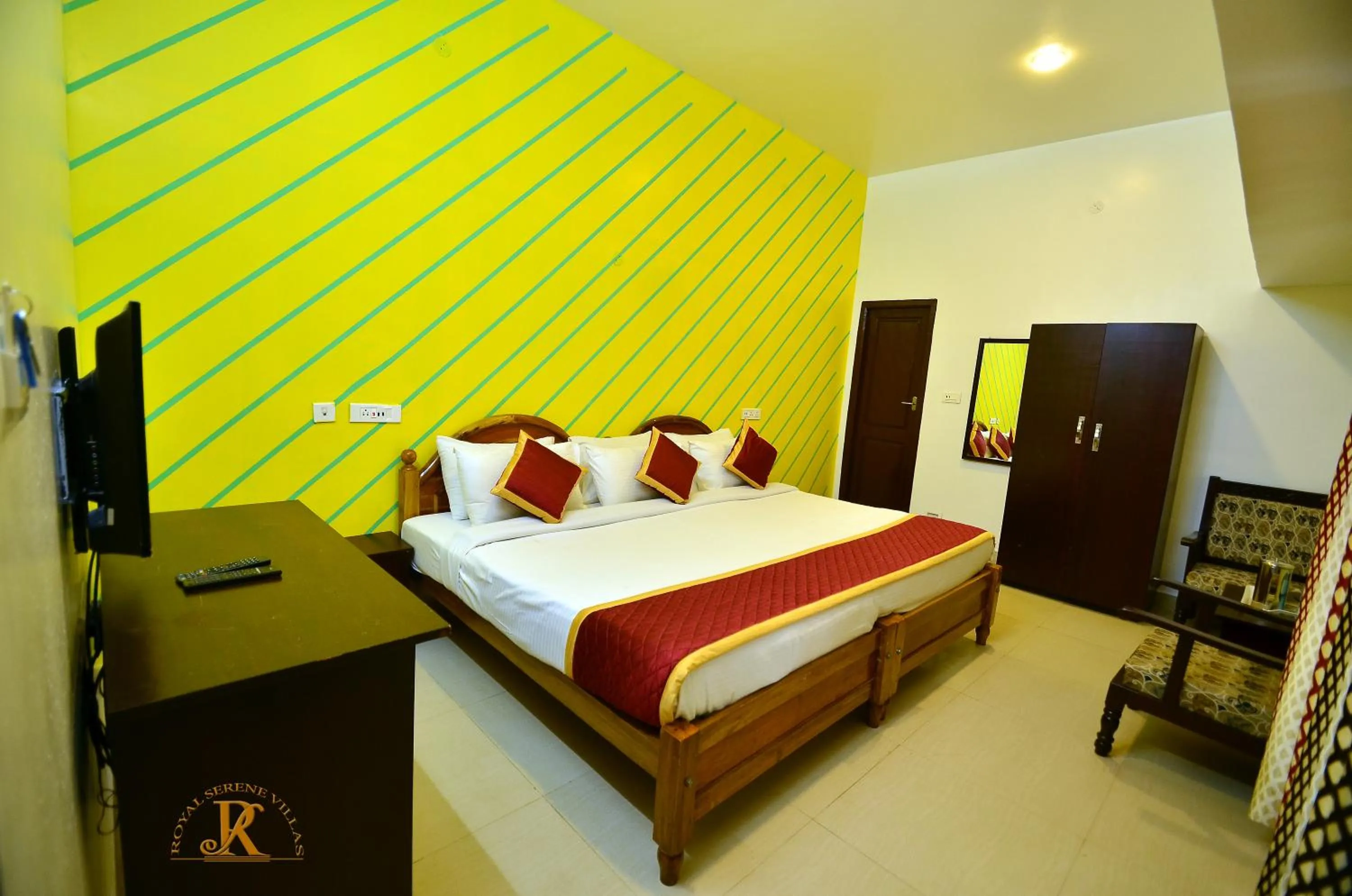 Photo of the whole room, Bed in Royal Serene Villas