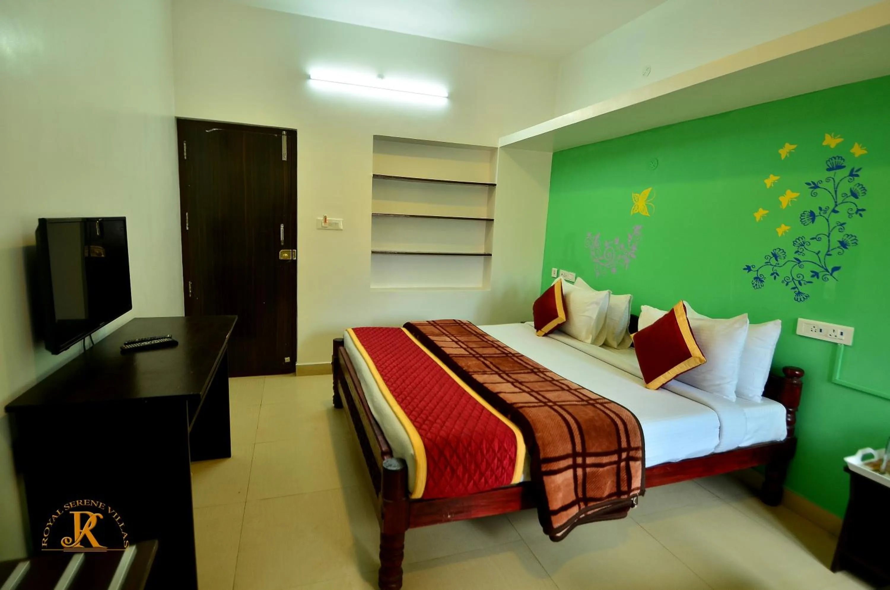 Photo of the whole room, Bed in Royal Serene Villas