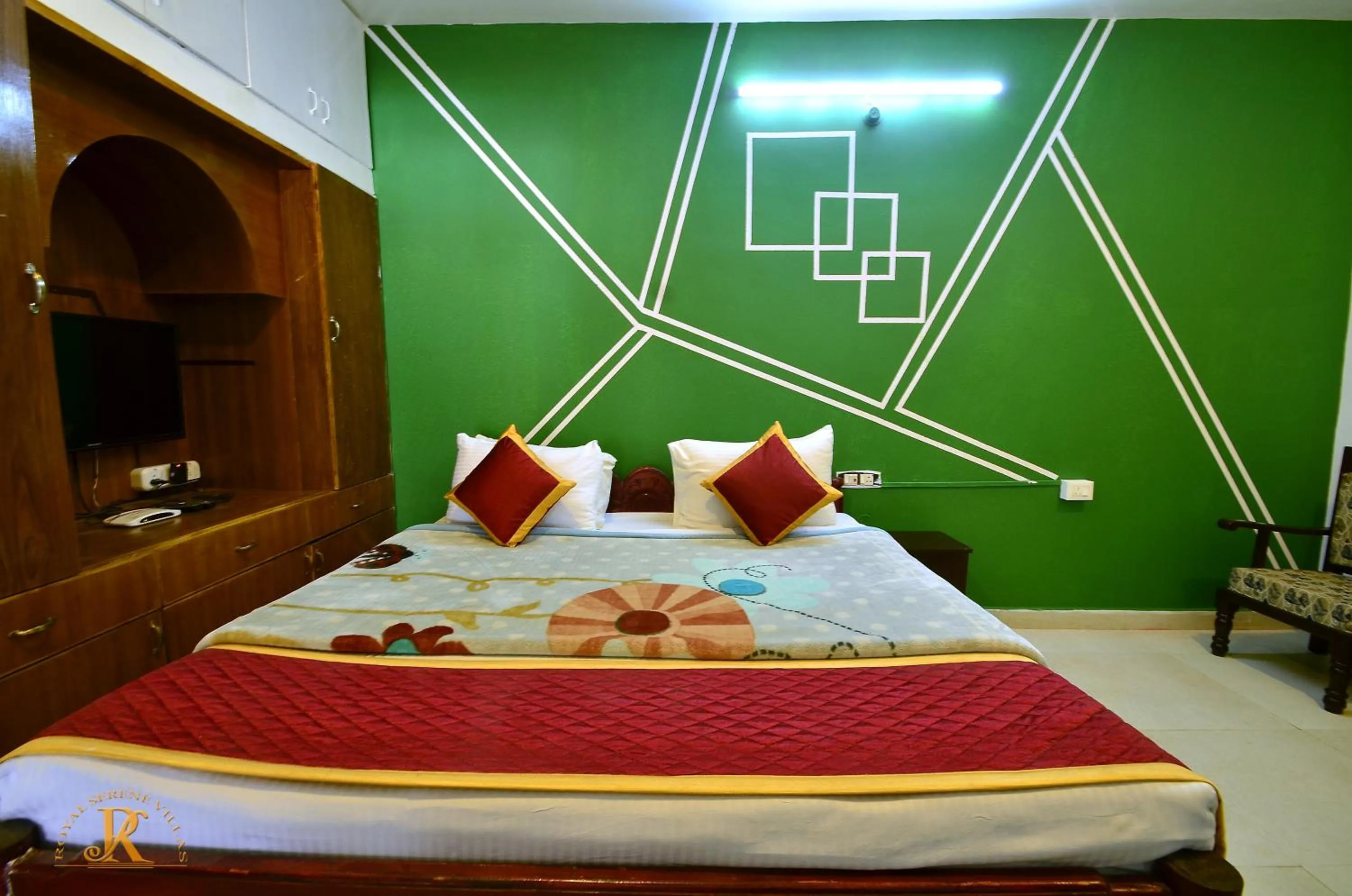 Bed in Royal Serene Villas