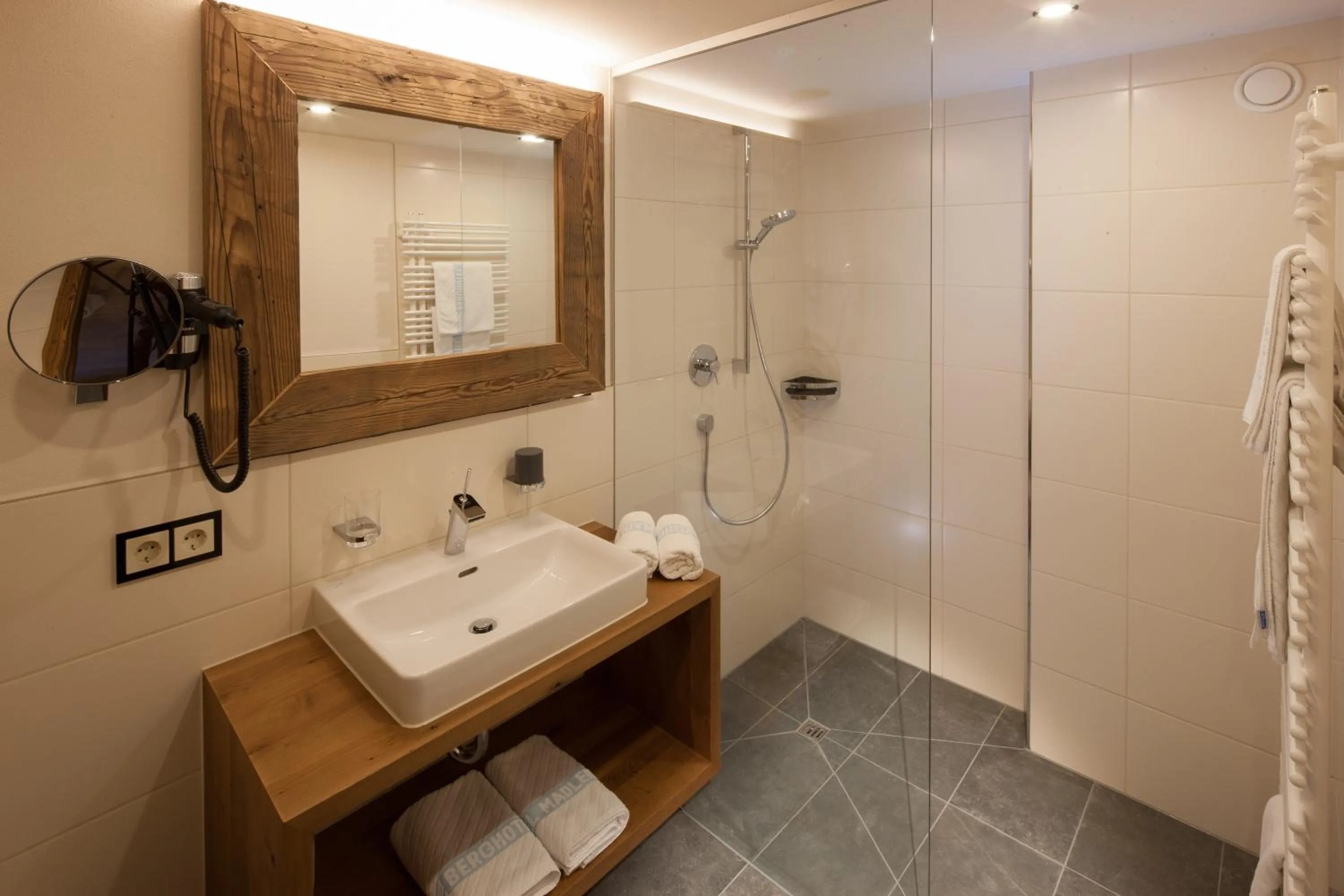 Shower in Alpine Lifestyle Berghotel Madlener