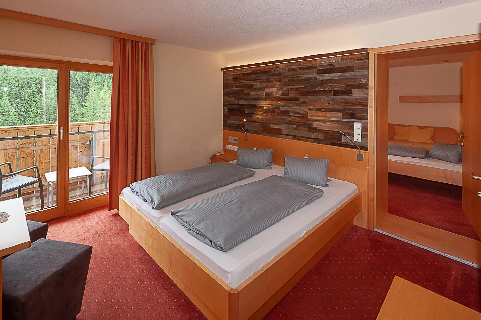 Bed in Alpine Lifestyle Berghotel Madlener