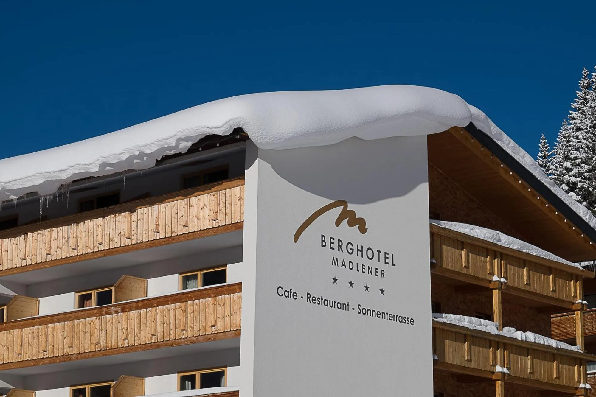 Winter in Alpine Lifestyle Berghotel Madlener