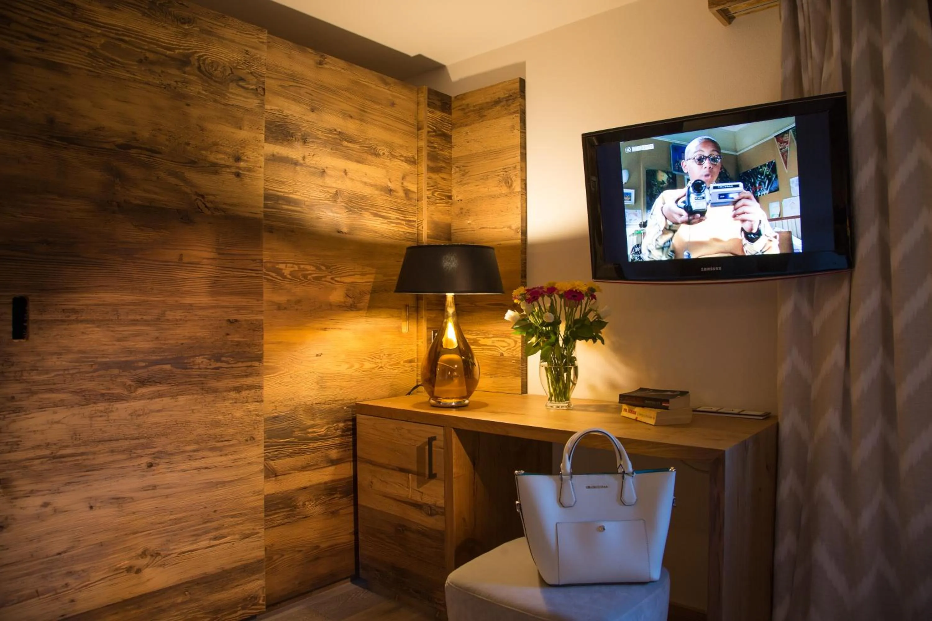 TV and multimedia in Alpine Lifestyle Berghotel Madlener