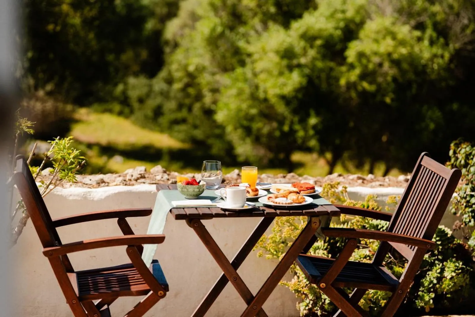 Buffet breakfast in Hotel Rural Binigaus Vell