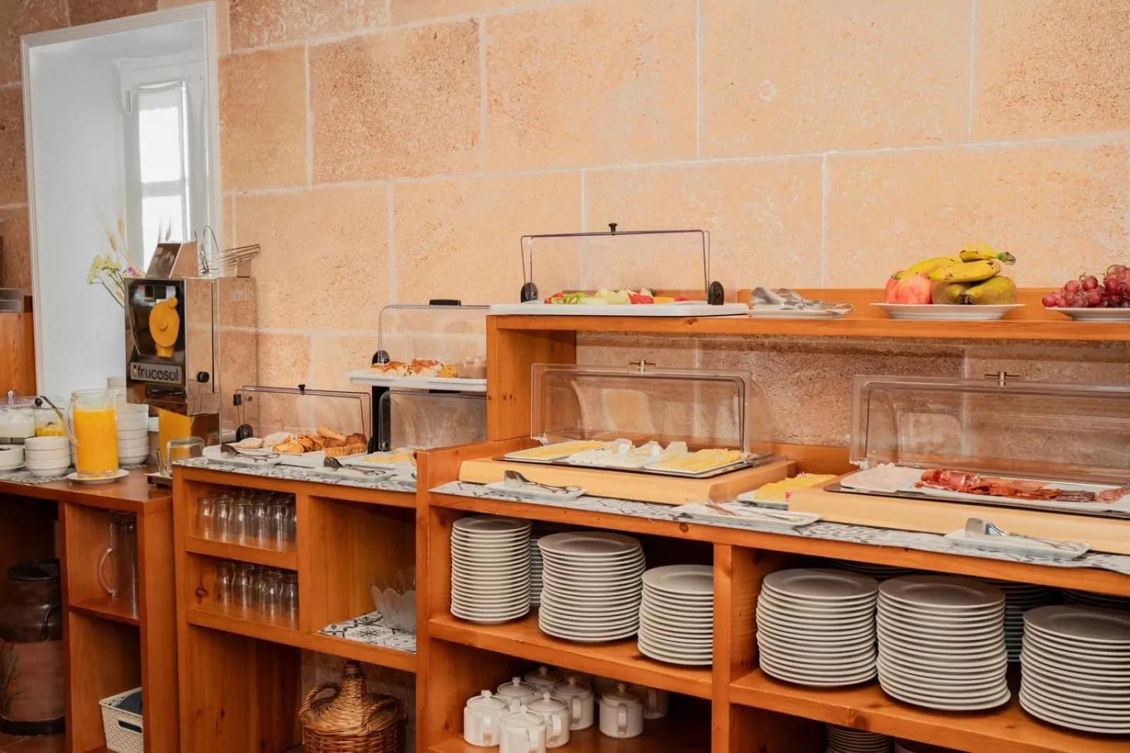 Buffet breakfast in Hotel Rural Binigaus Vell