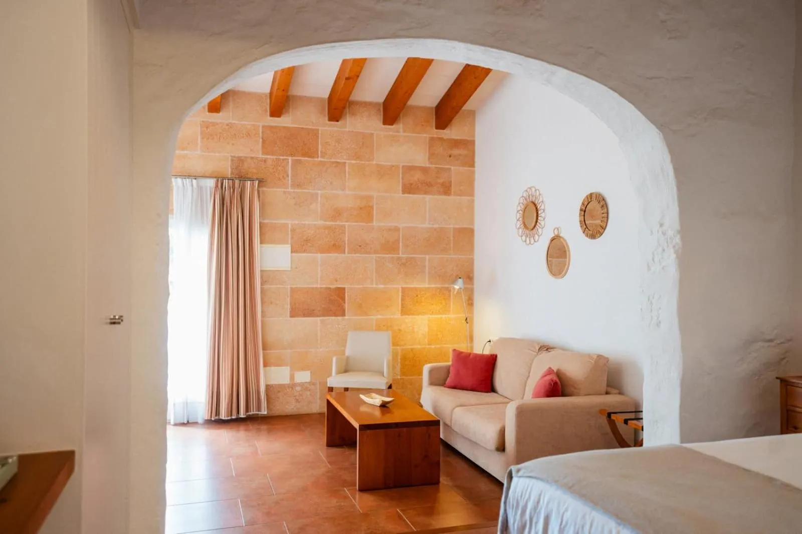 Living room, Bed in Hotel Rural Binigaus Vell