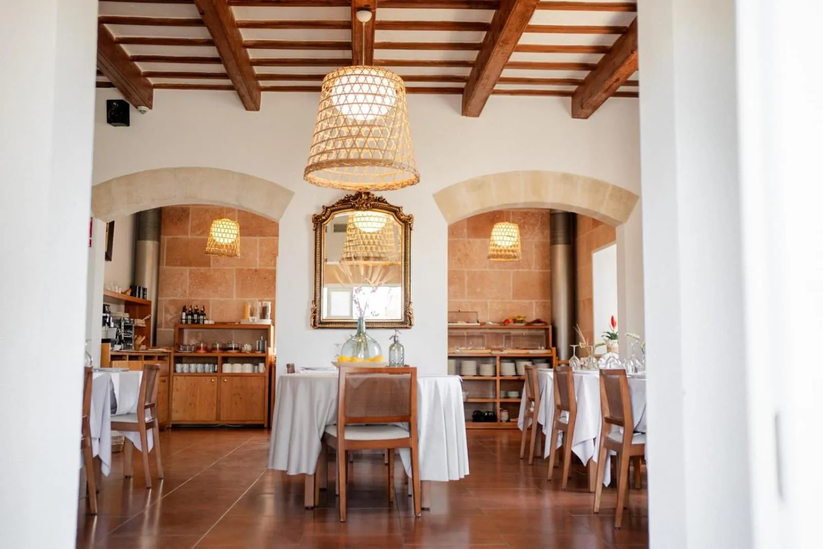 Restaurant/places to eat in Hotel Rural Binigaus Vell