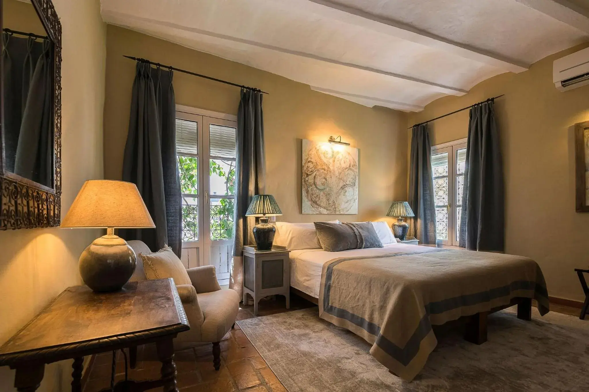 Large Double Room in Hotel La Casa del Califa Large Double Room in Hotel La Casa del Califa