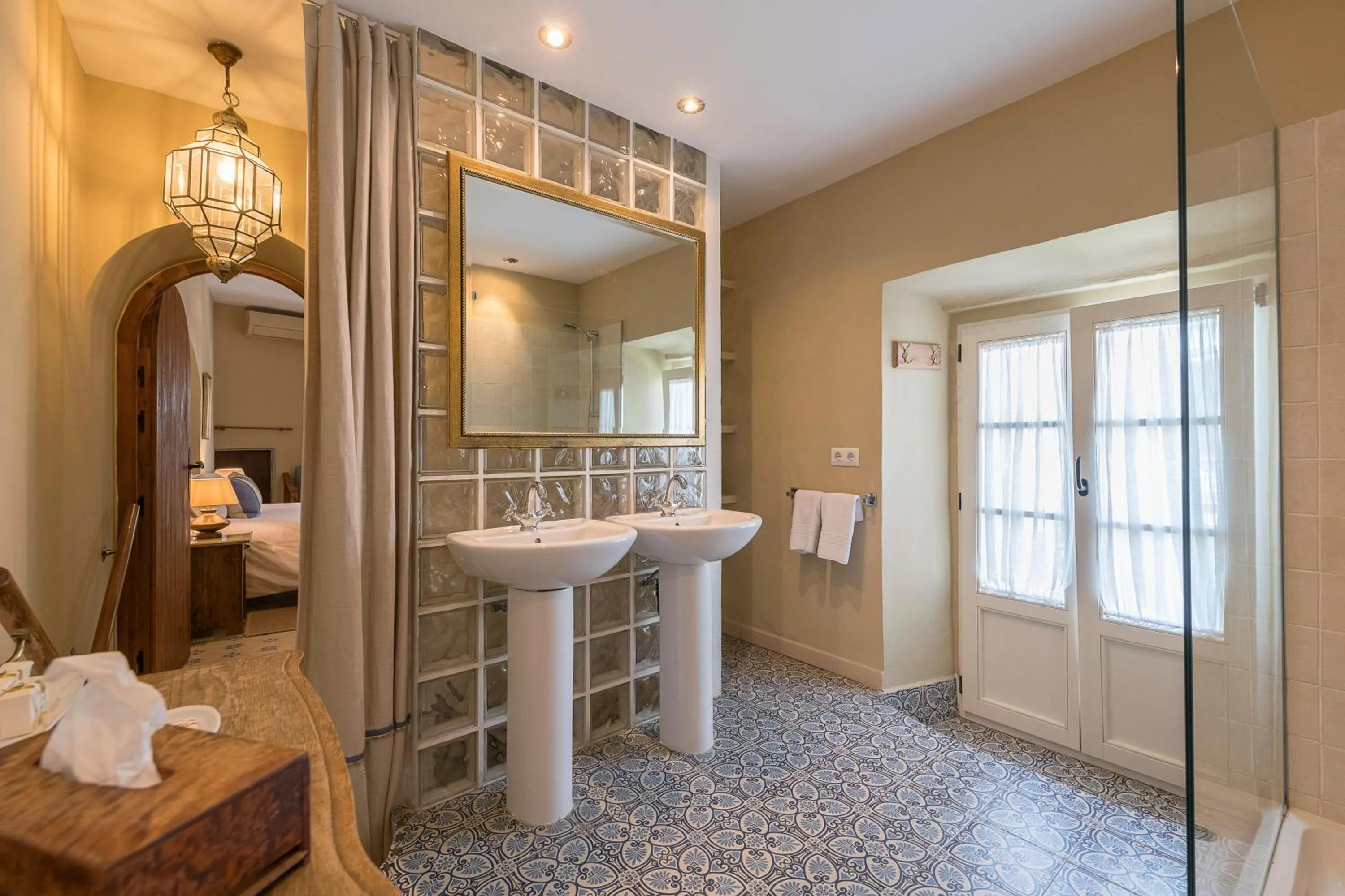 Property building in Hotel La Casa del Califa