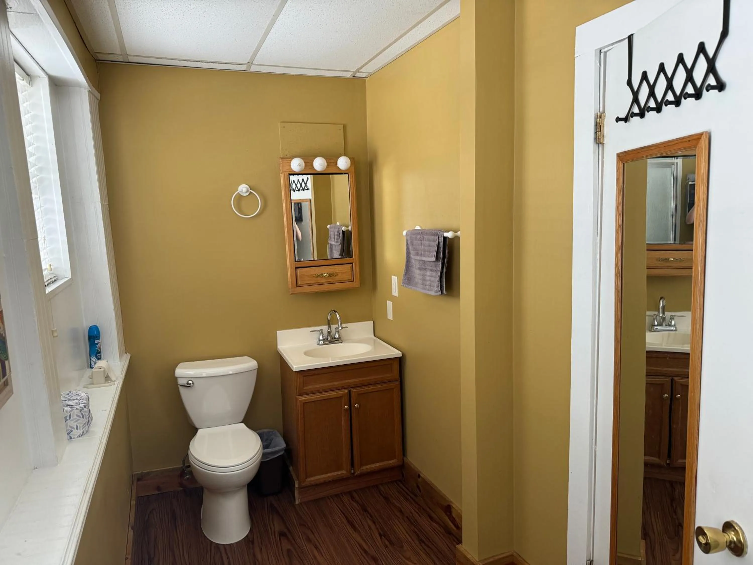 Bathroom in Fenway House Hotel