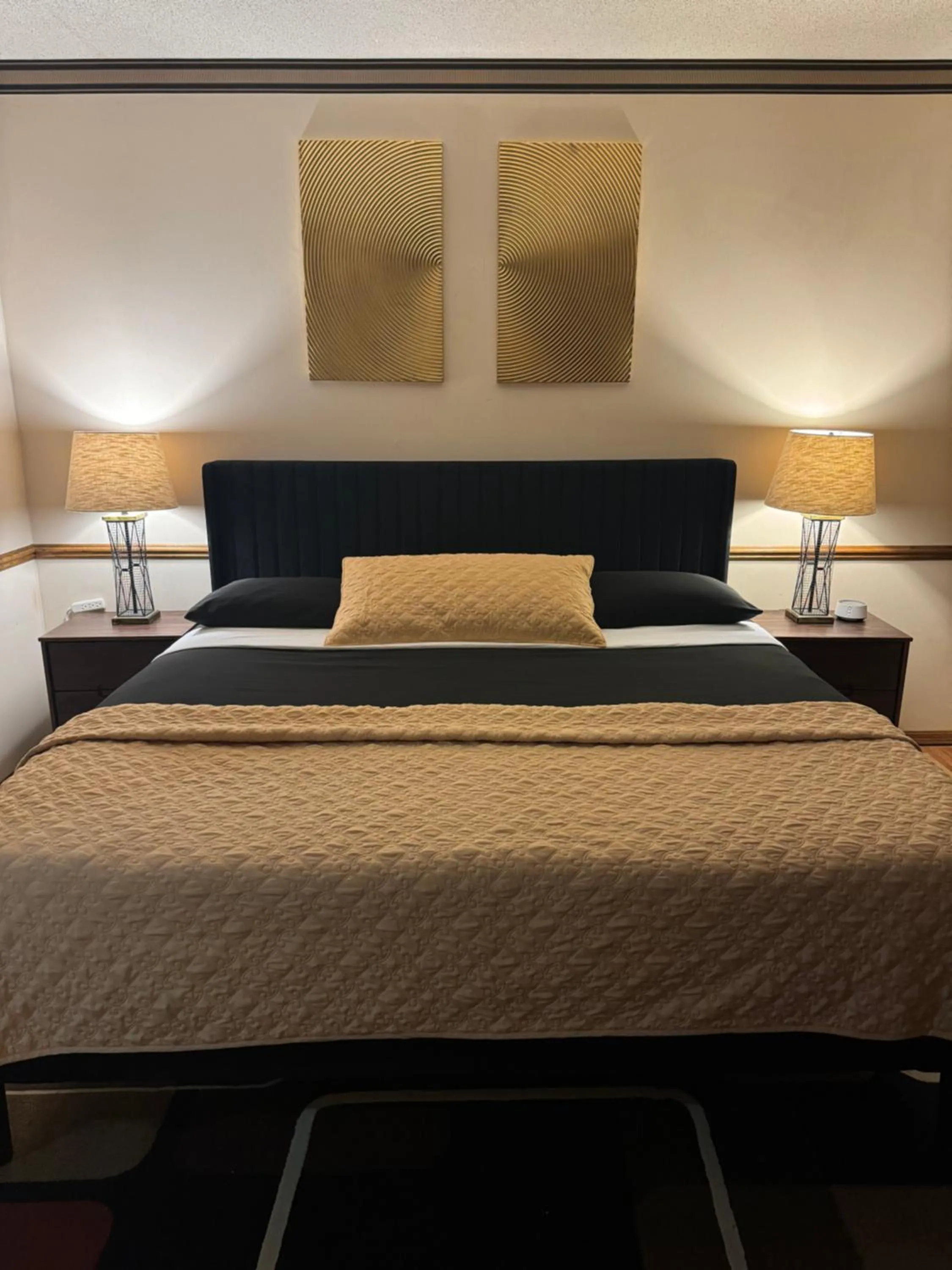 Bed in Fenway House Hotel