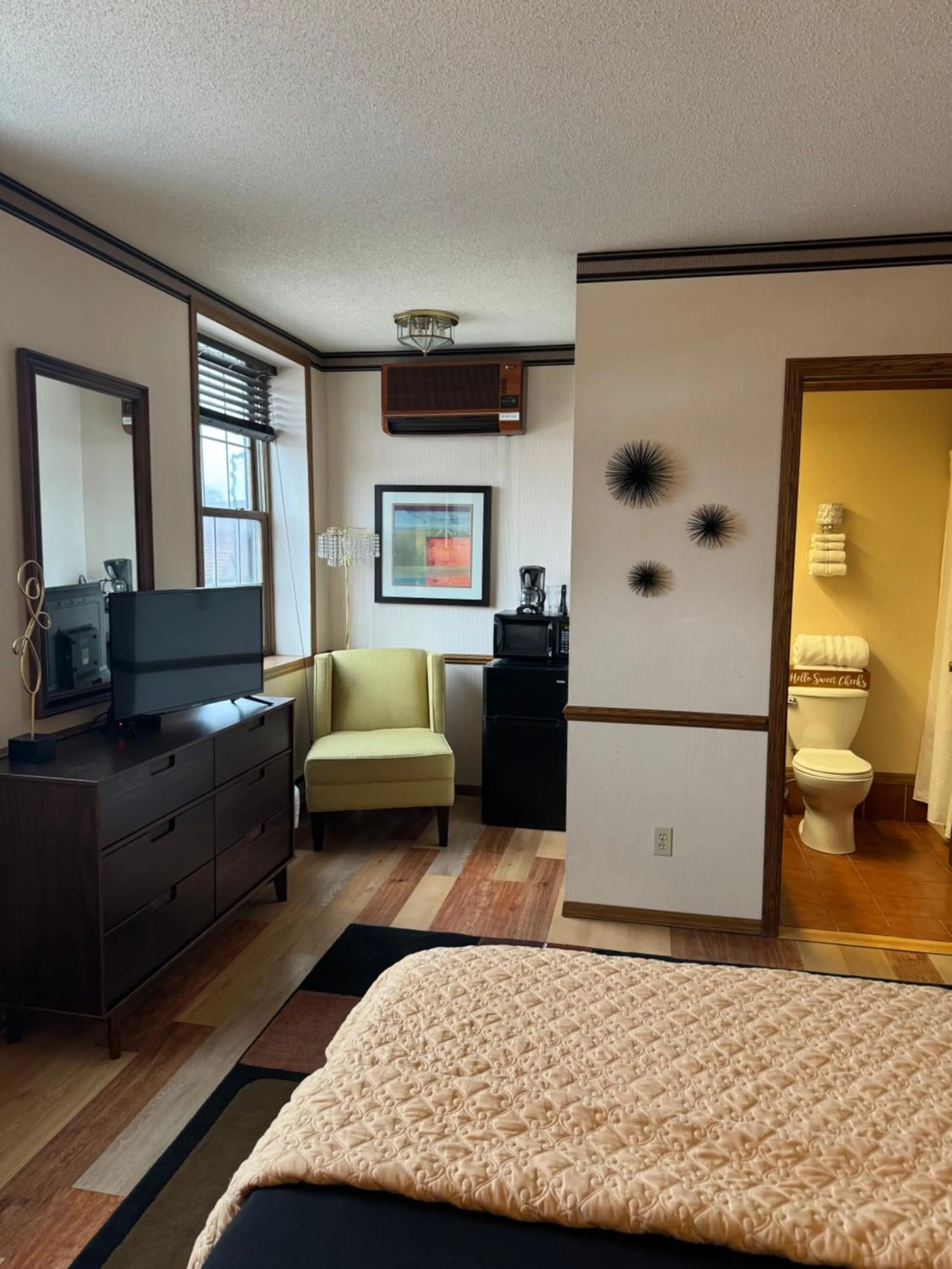 Bed in Fenway House Hotel