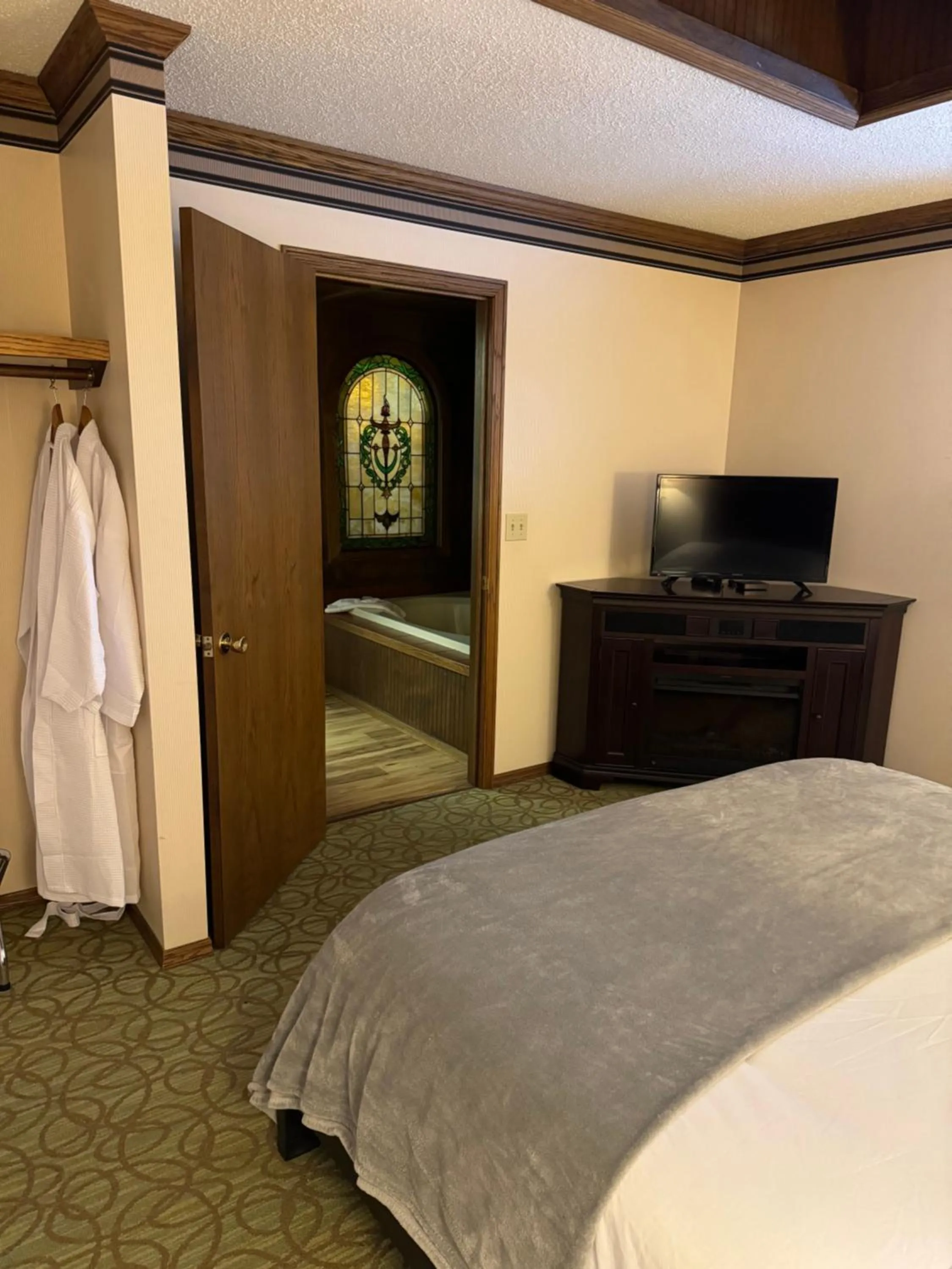 Bed in Fenway House Hotel