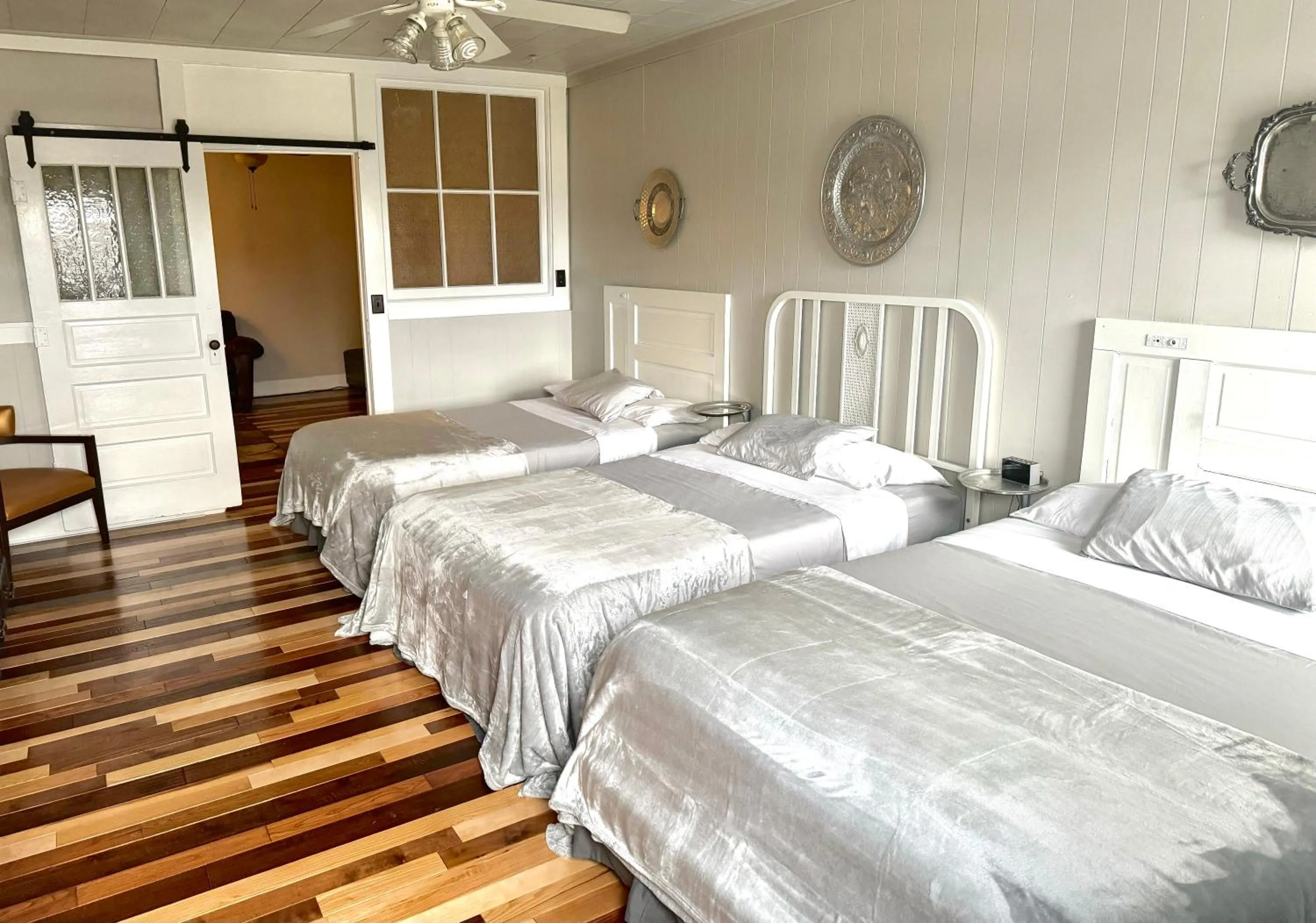 Bed in Fenway House Hotel