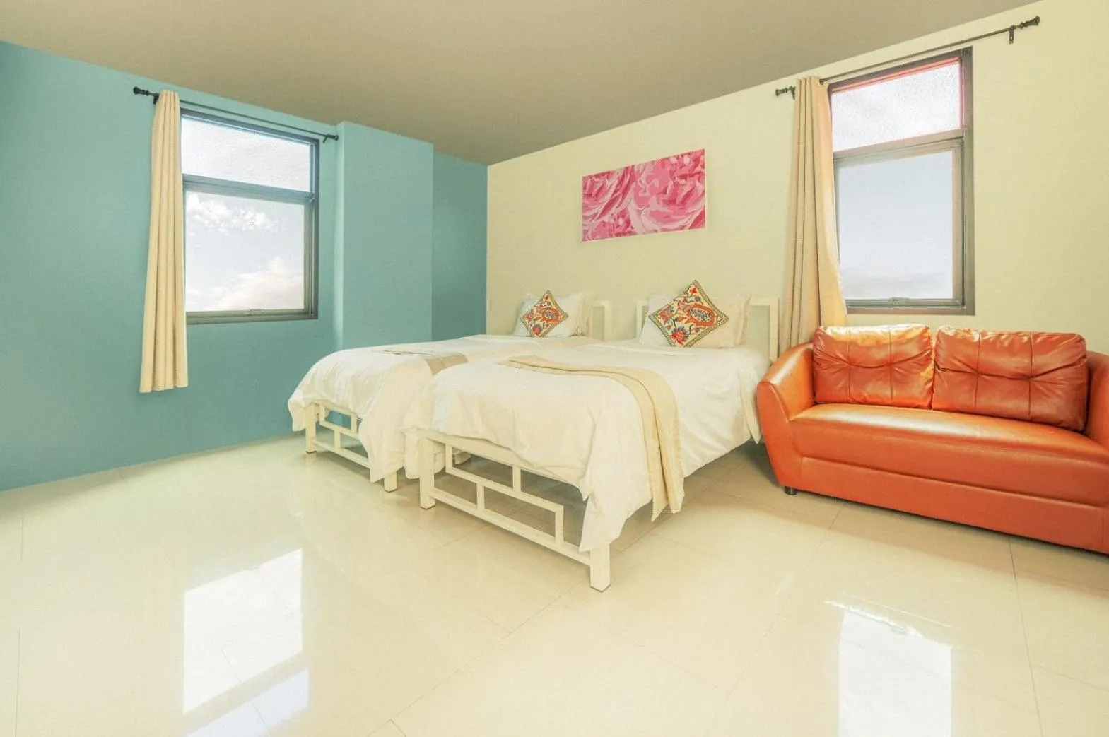 Photo of the whole room, Bed in Baansuanprannok Hotel