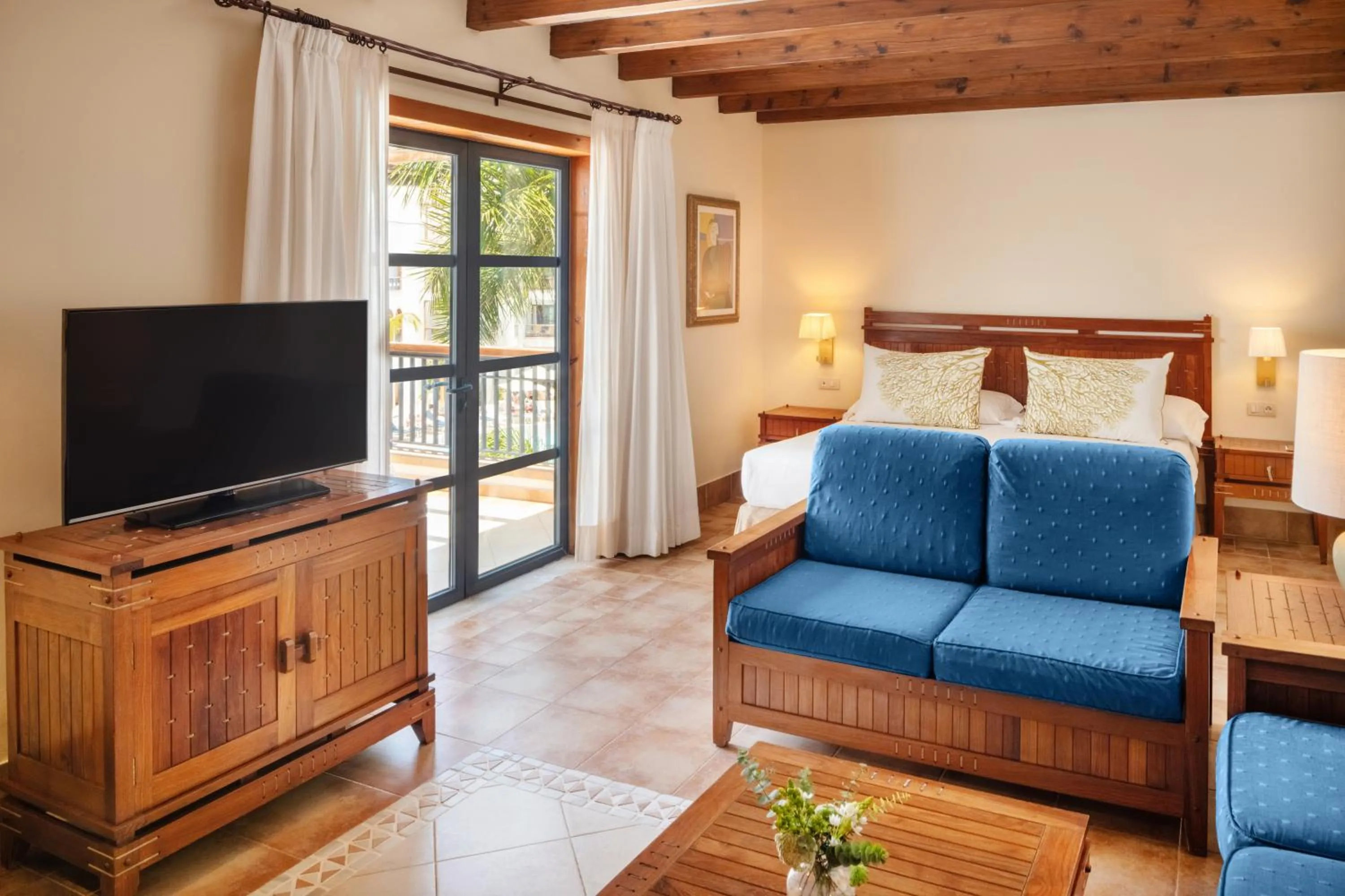Seating area, Bed in Princesa Yaiza Suite Hotel Resort