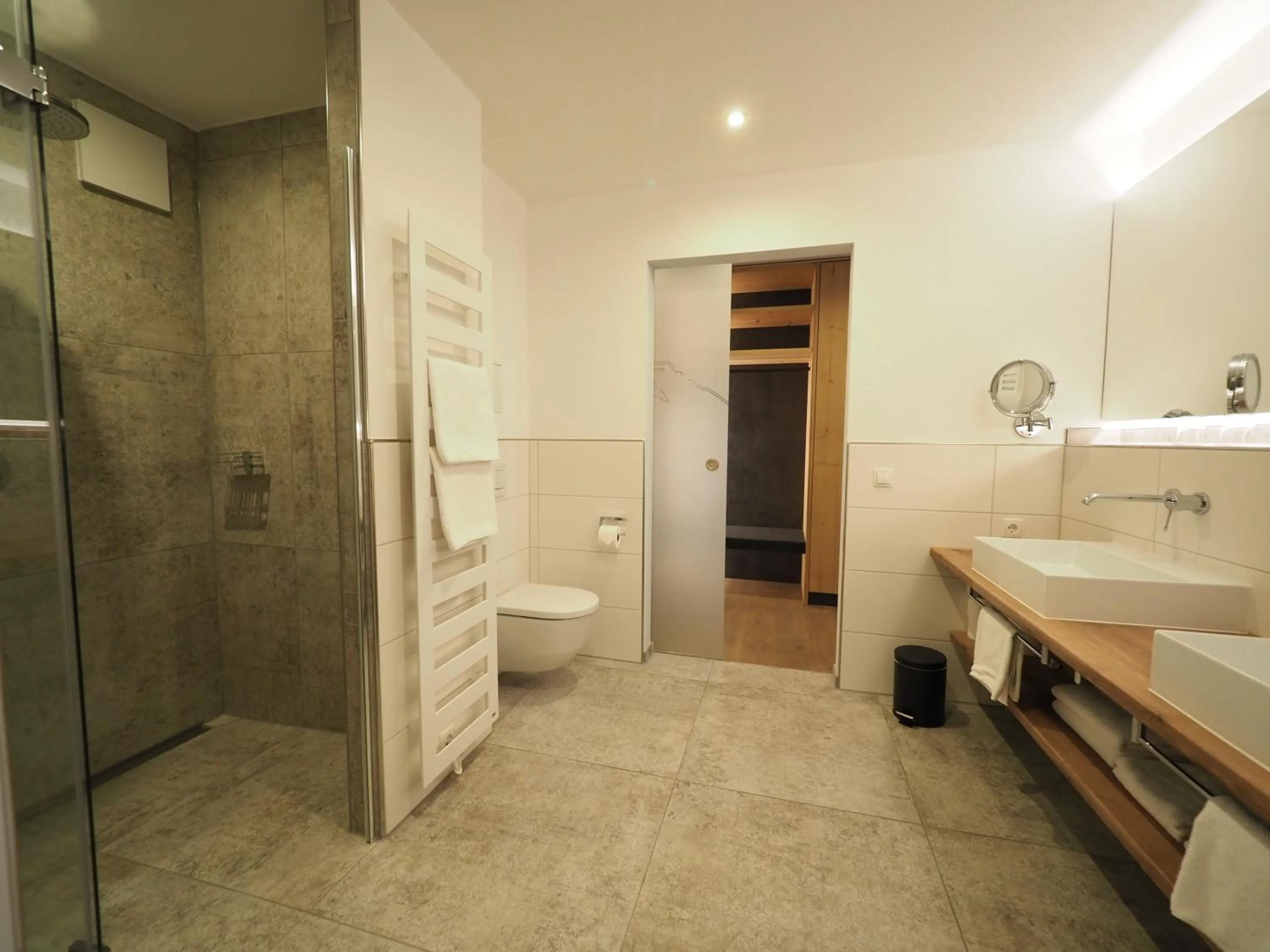 Bathroom in Hotel Bayerischer Hof