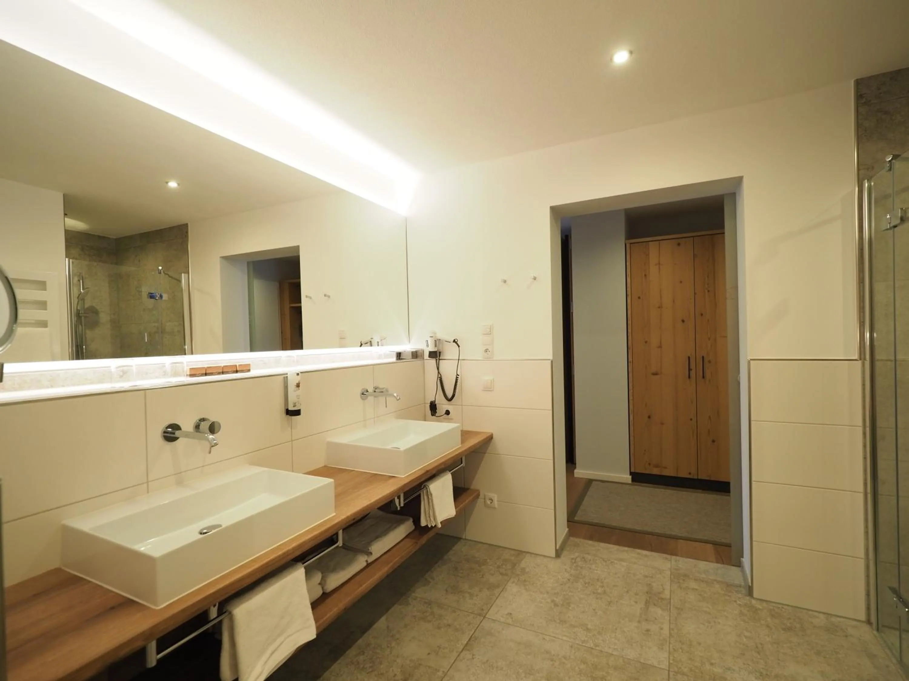 Bathroom in Hotel Bayerischer Hof