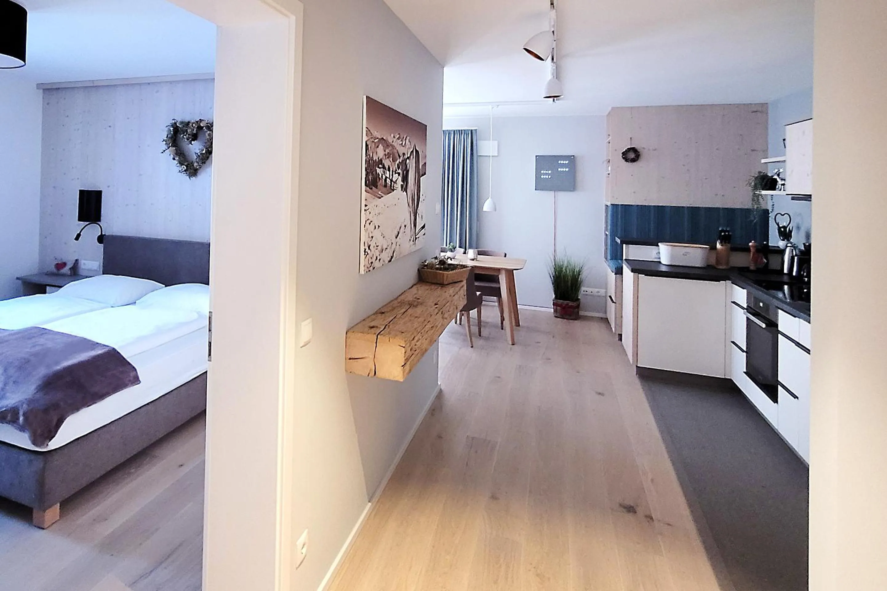 kitchen, Bed in Hotel Bayerischer Hof