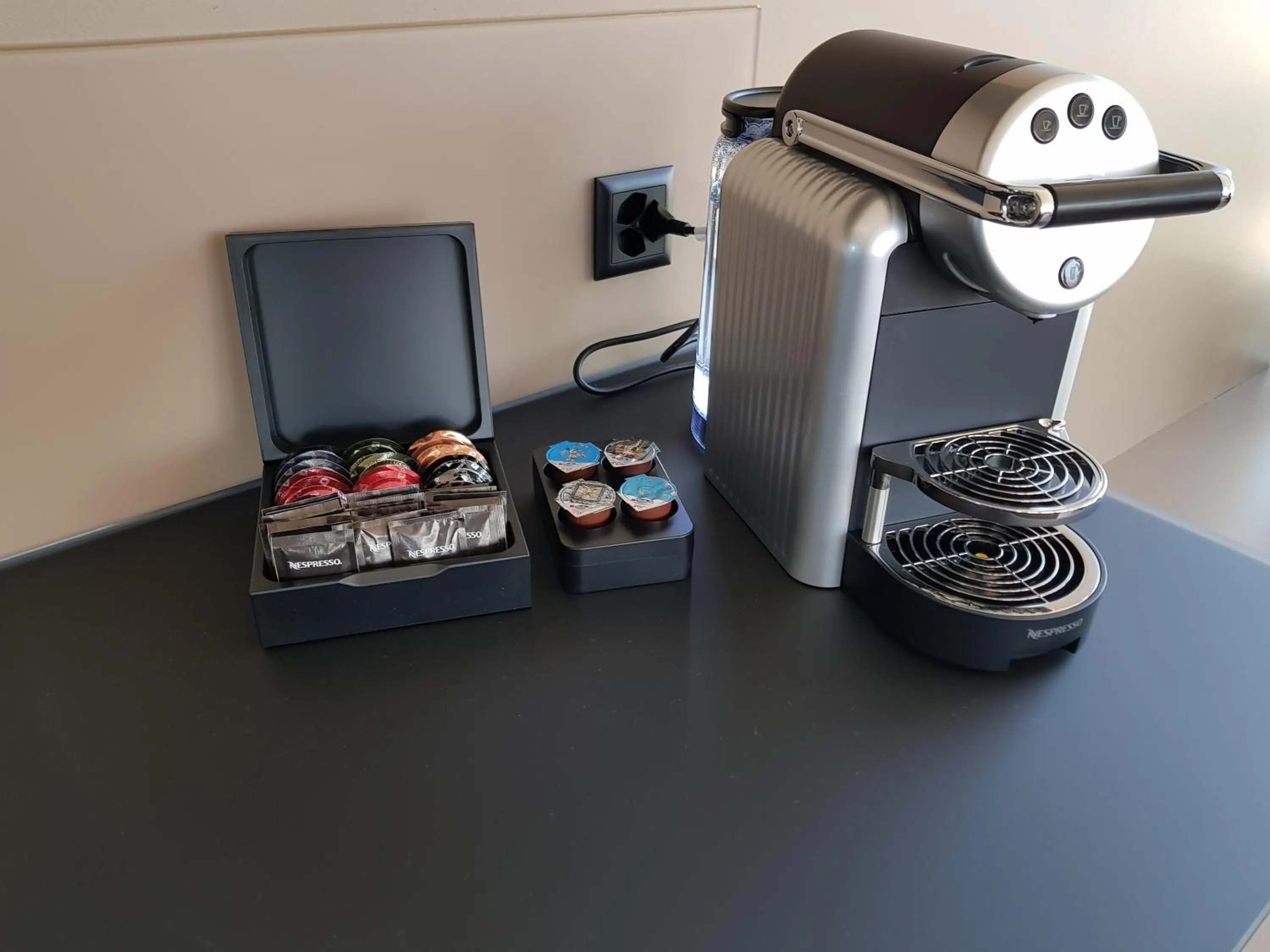 Coffee/tea facilities in Park Tower City View Apartments