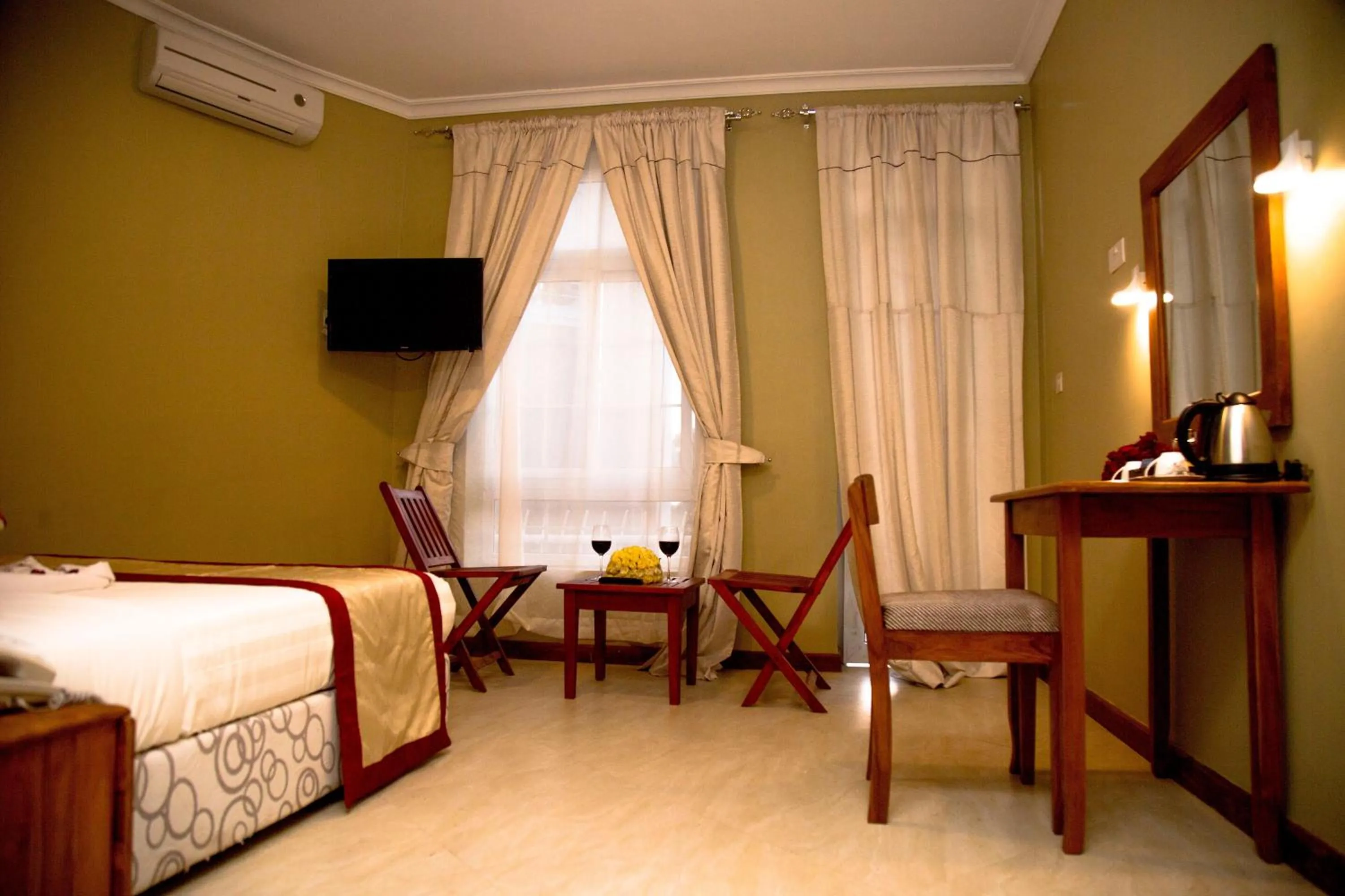 Photo of the whole room, Bed in Masailand Safari Lodge