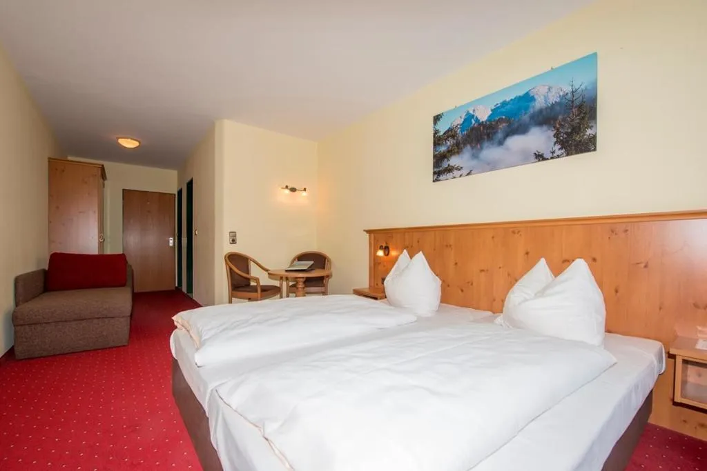 Bed in Alpen-Hotel Seimler