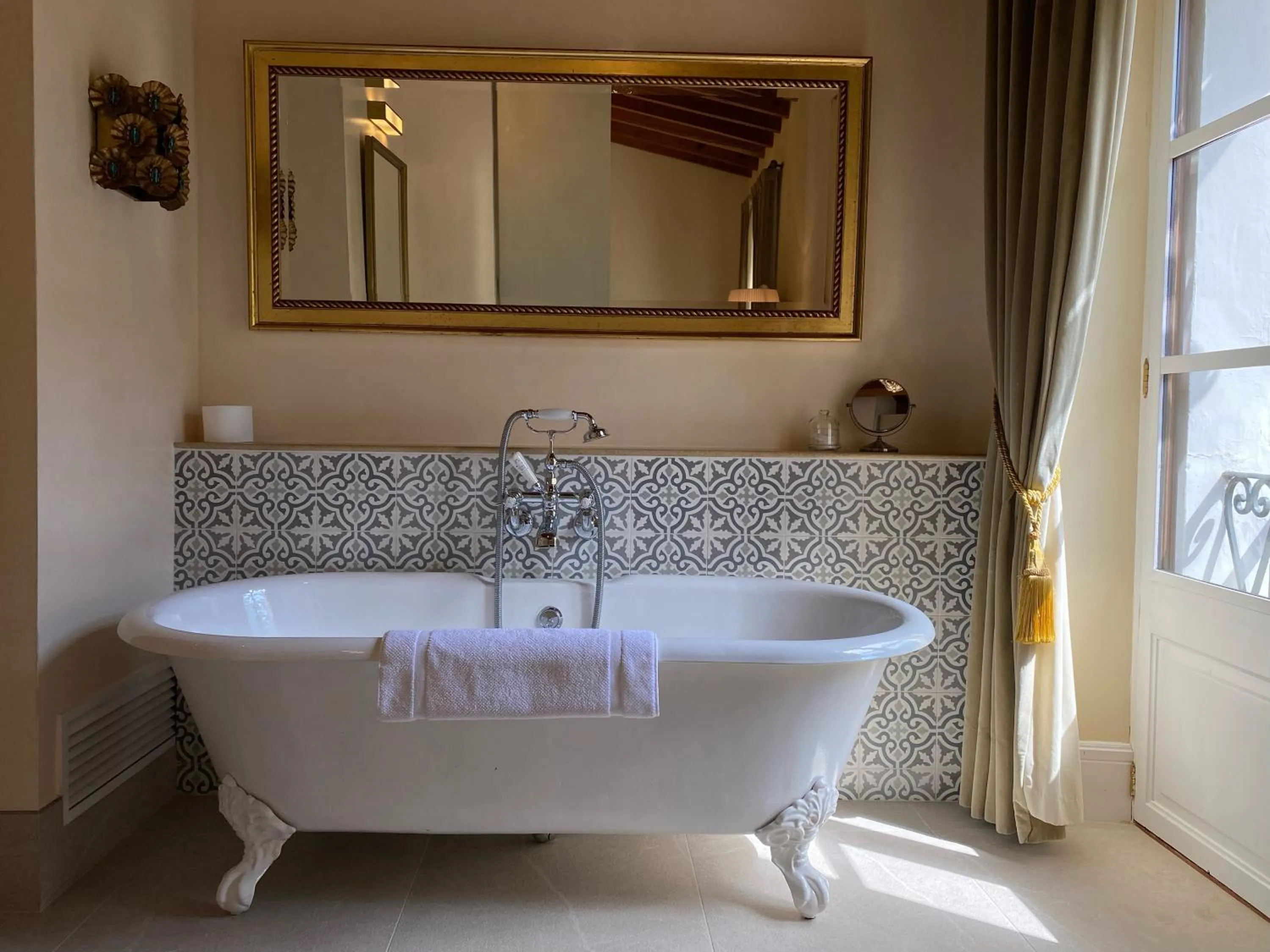 The Salvia - Adults Only