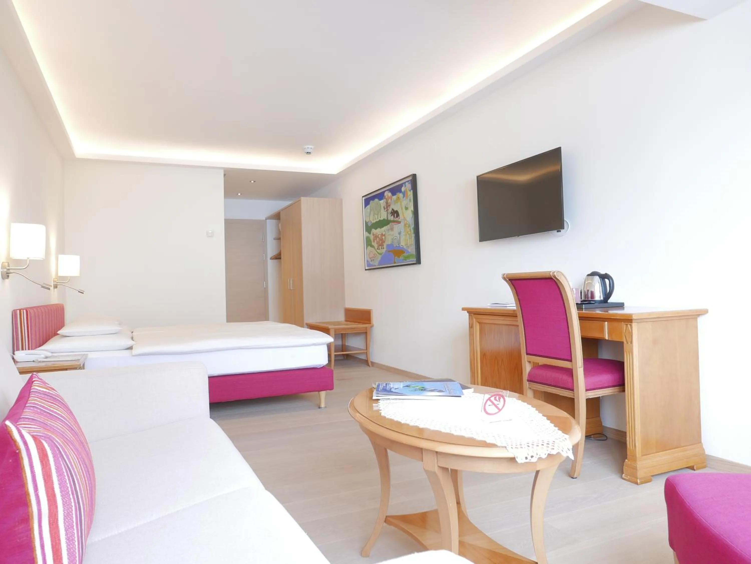 TV and multimedia, Bed in ALPIN- Das Sporthotel - SKI IN SKI OUT cityXpress, SUMMERCARD INCLUDED