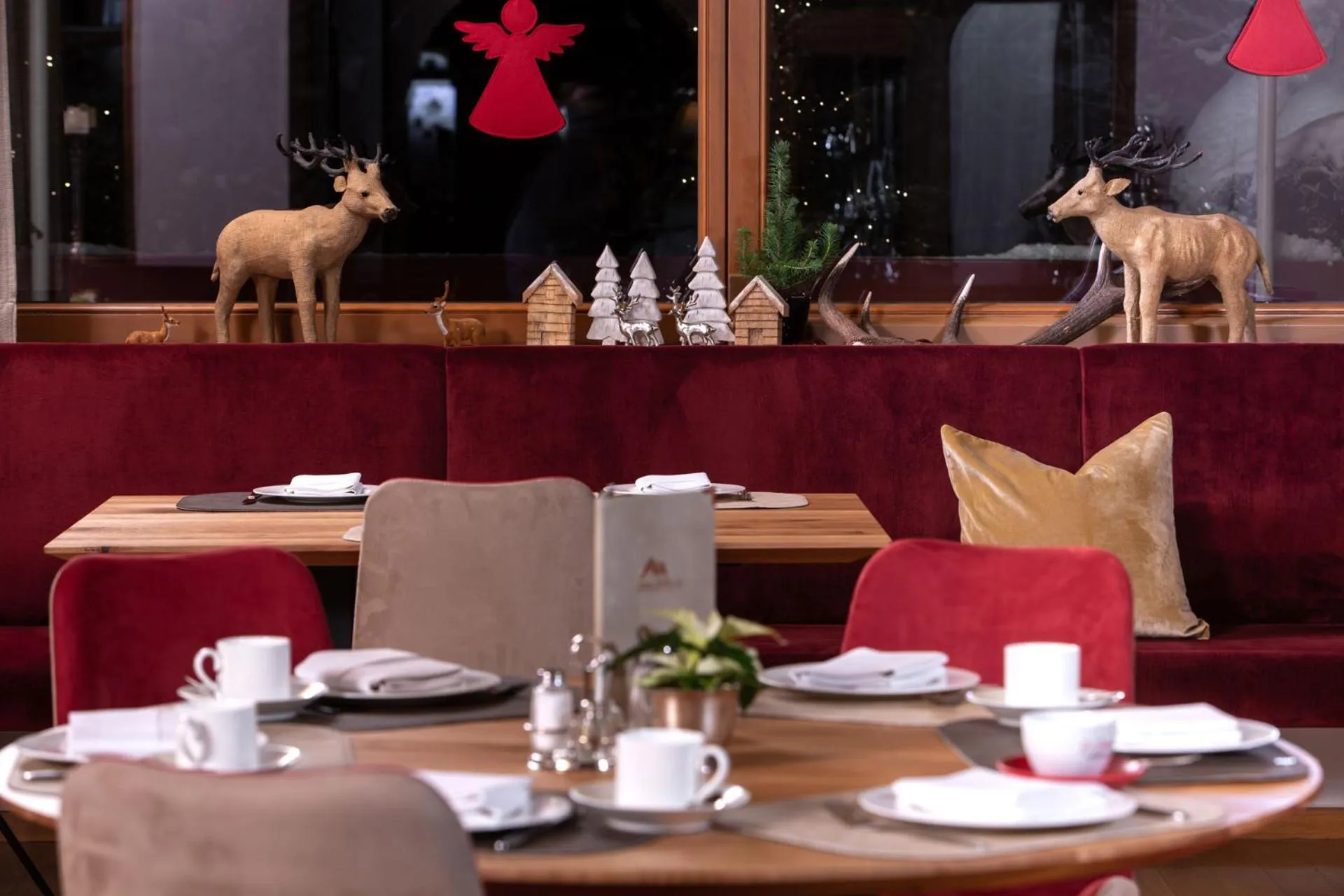 Breakfast in ALPIN- Das Sporthotel - SKI IN SKI OUT cityXpress, SUMMERCARD INCLUDED