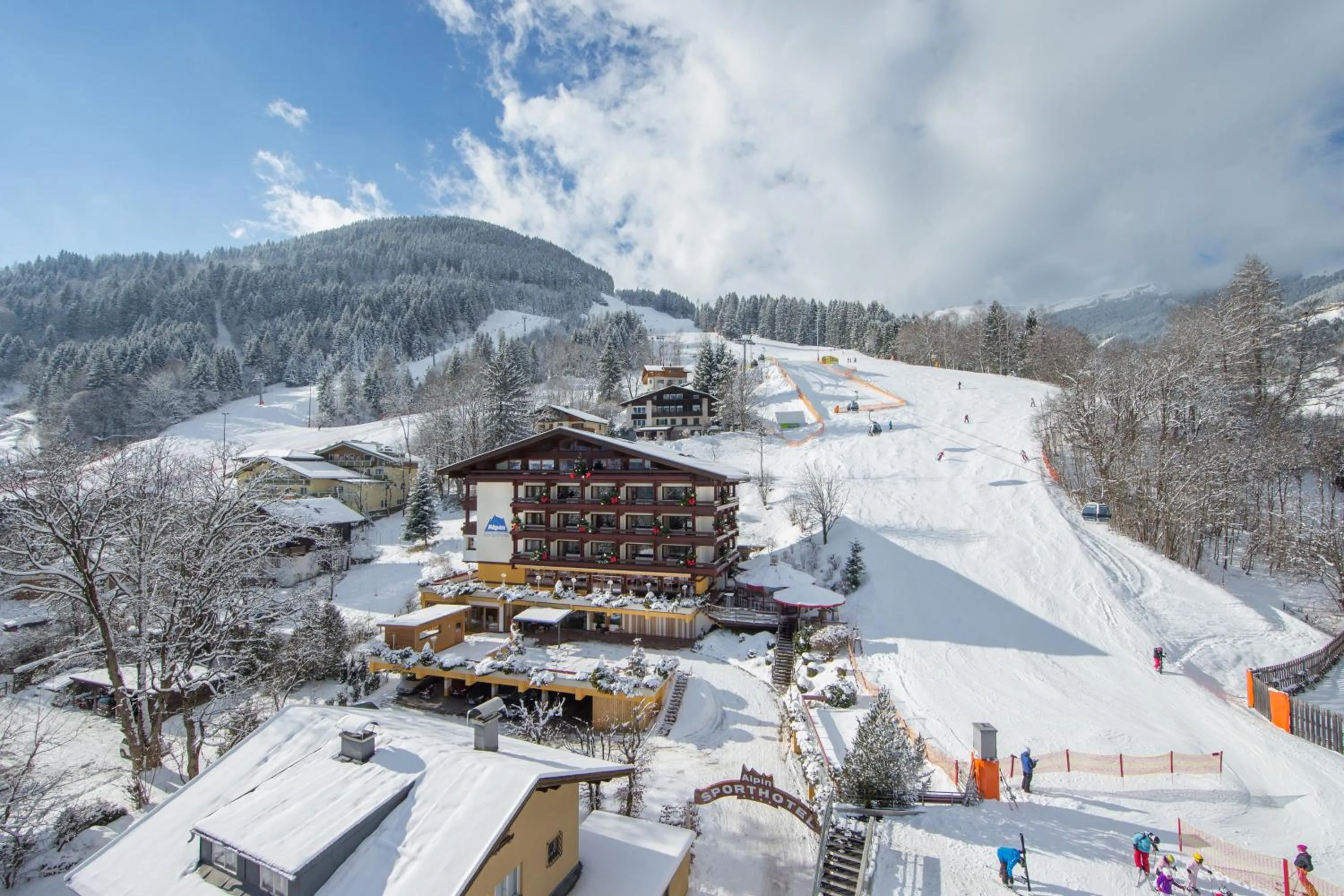 Property building in ALPIN- Das Sporthotel - SKI IN SKI OUT cityXpress, SUMMERCARD INCLUDED