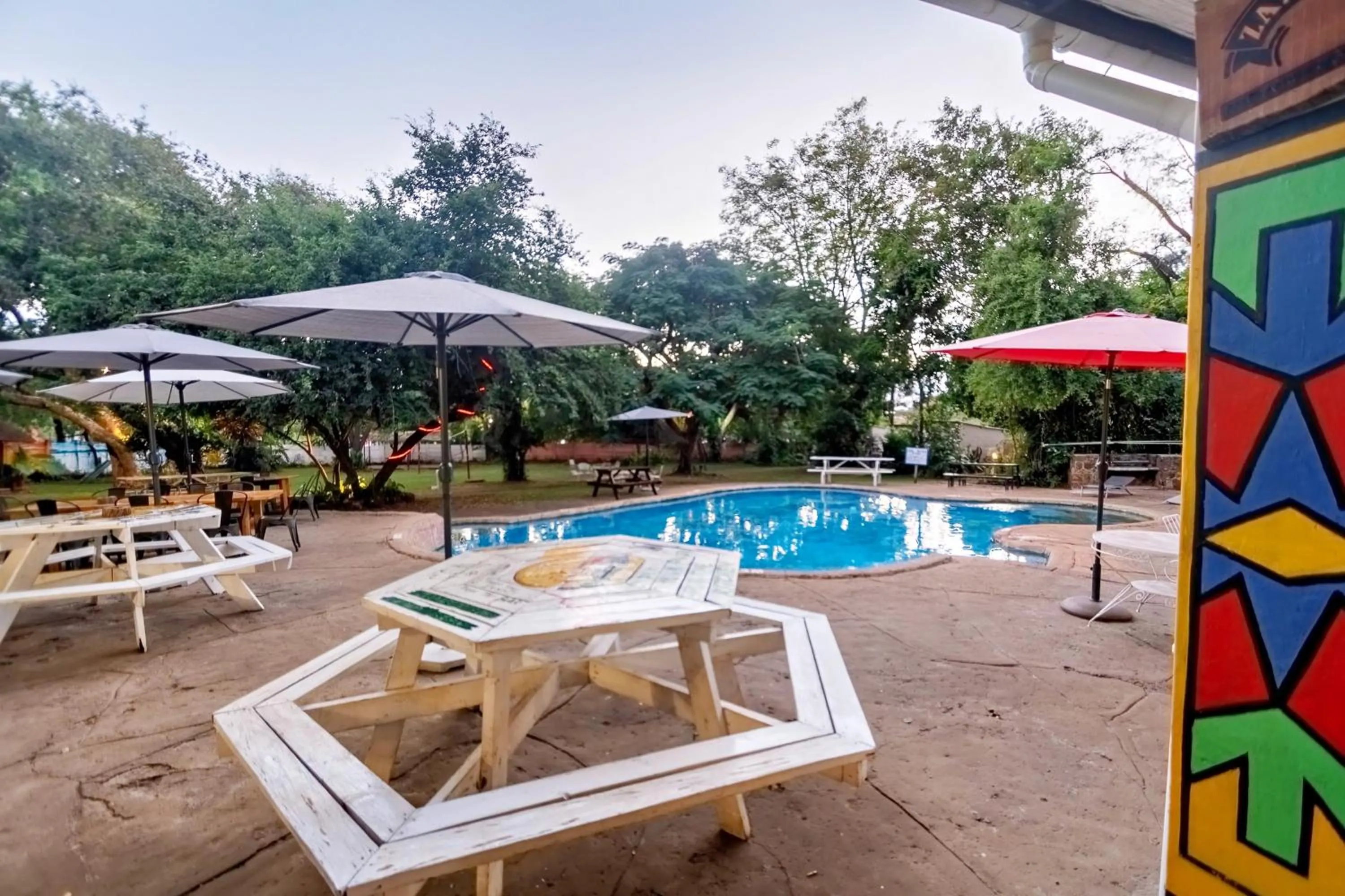 Restaurant/places to eat in Shoestrings Backpackers Lodge Vic Falls