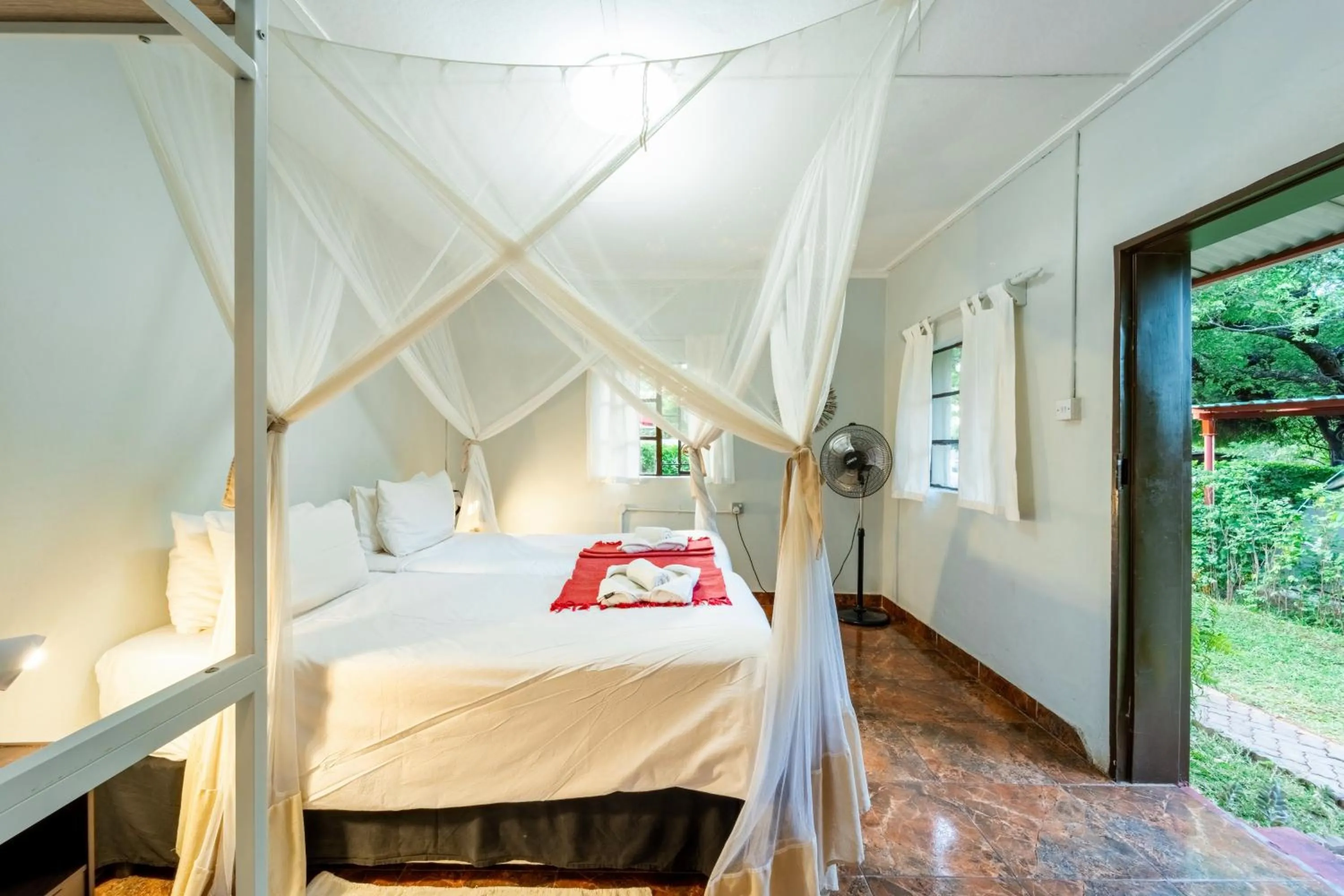 Bedroom, Bed in Shoestrings Backpackers Lodge Vic Falls