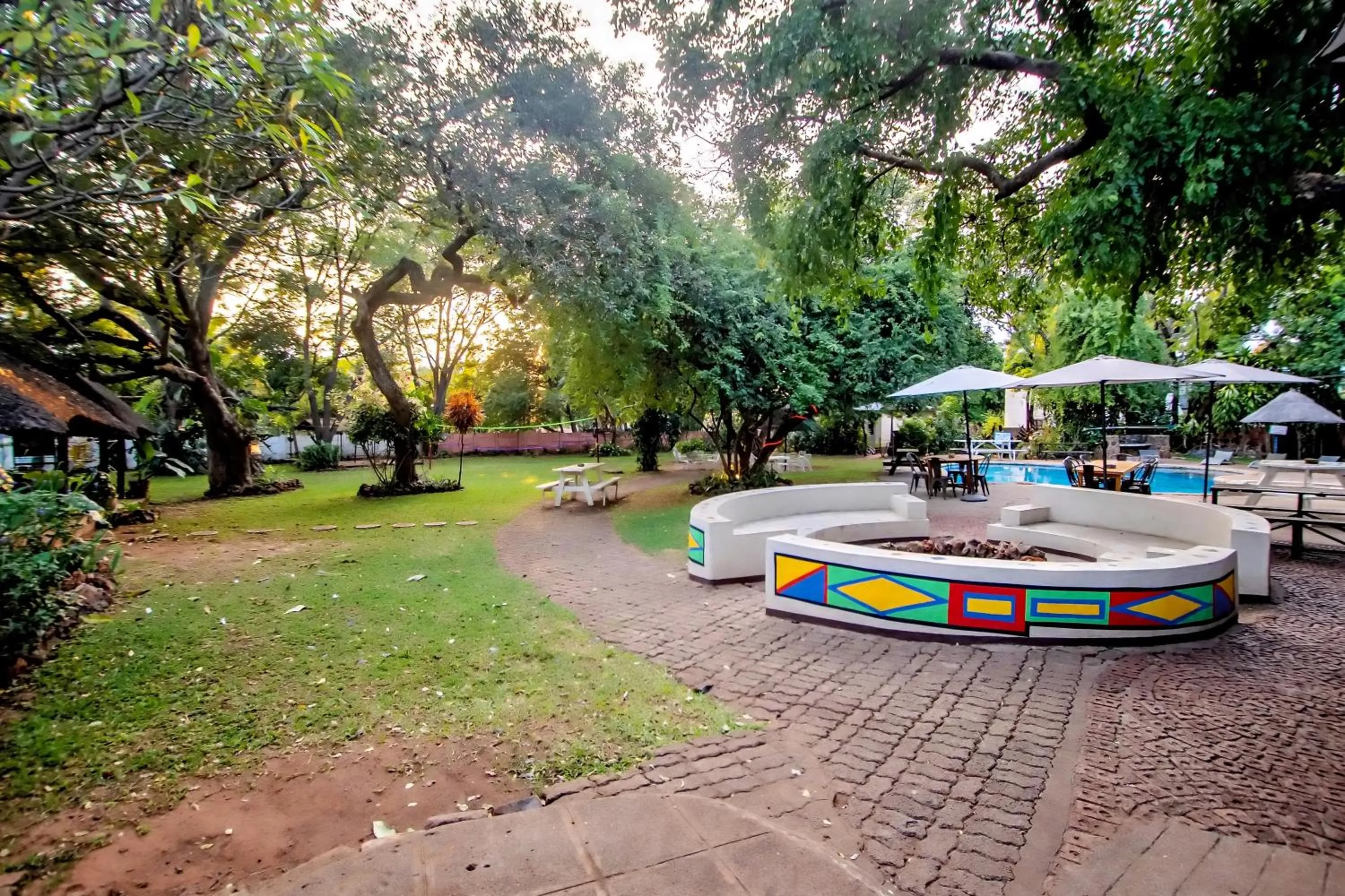 Garden in Shoestrings Backpackers Lodge Vic Falls