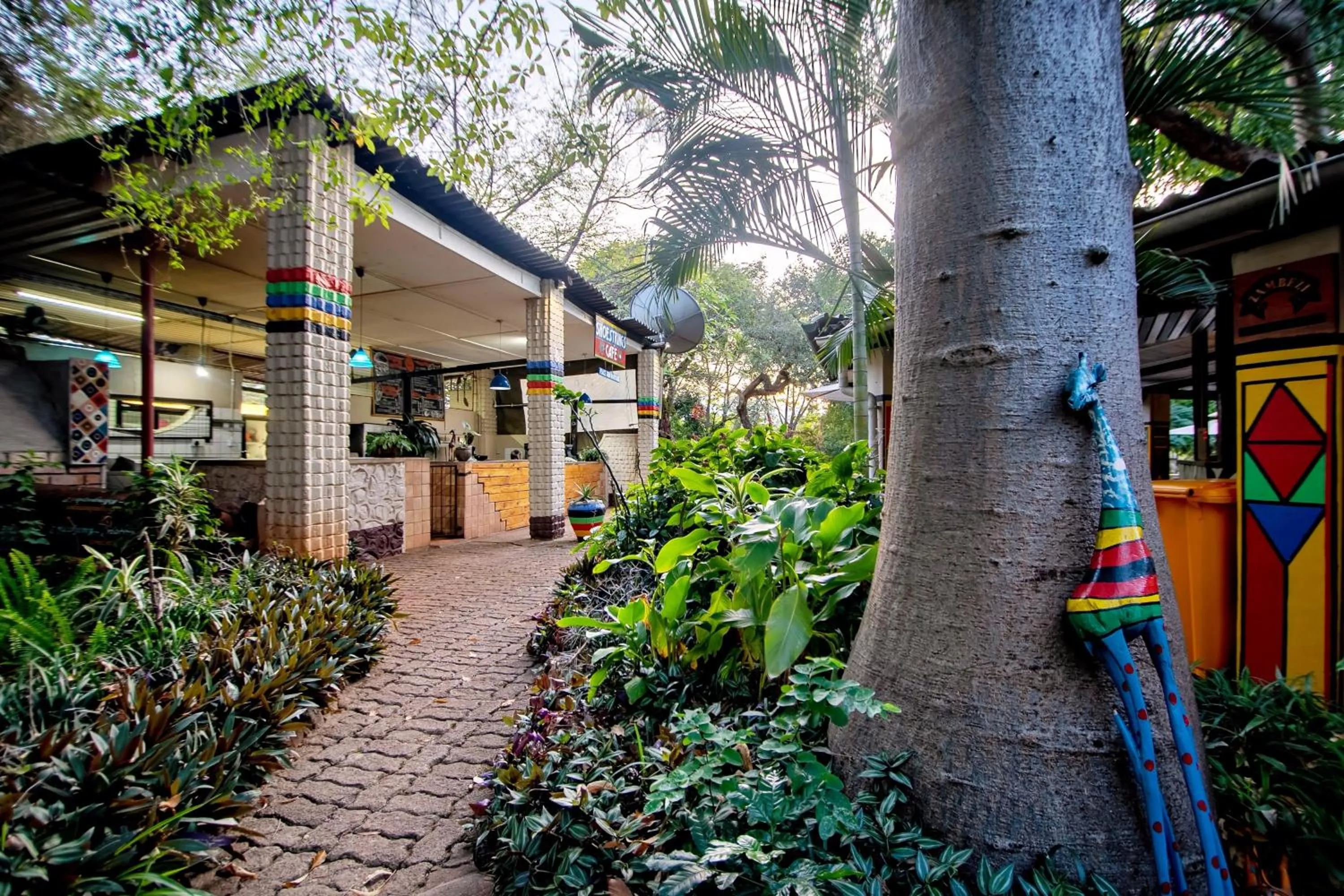 Facade/entrance in Shoestrings Backpackers Lodge Vic Falls