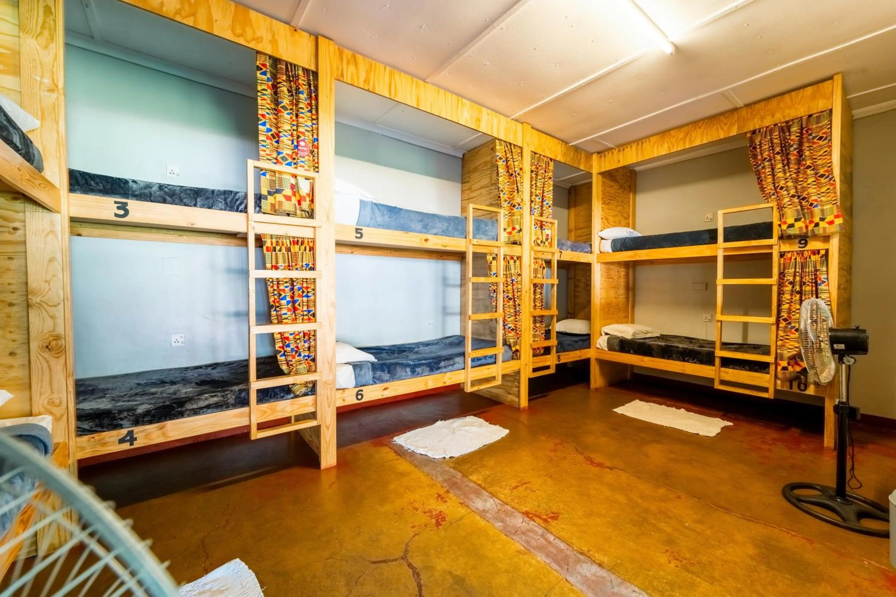 Bedroom, Bed in Shoestrings Backpackers Lodge Vic Falls