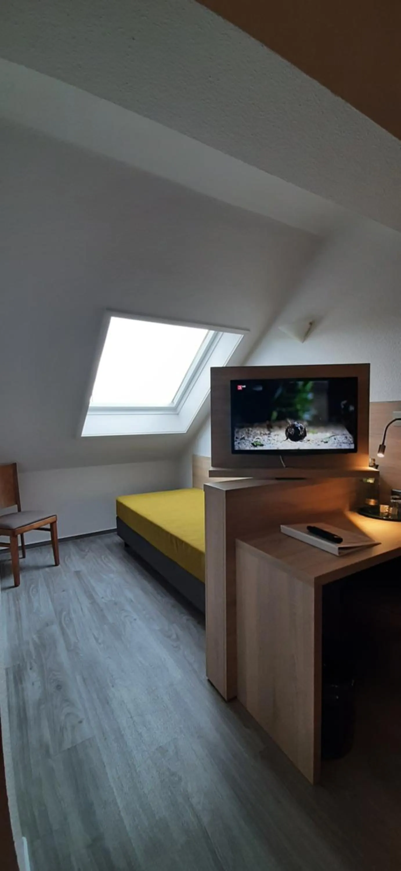 TV and multimedia, Bed in Landgasthof Zur scharfen Ecke