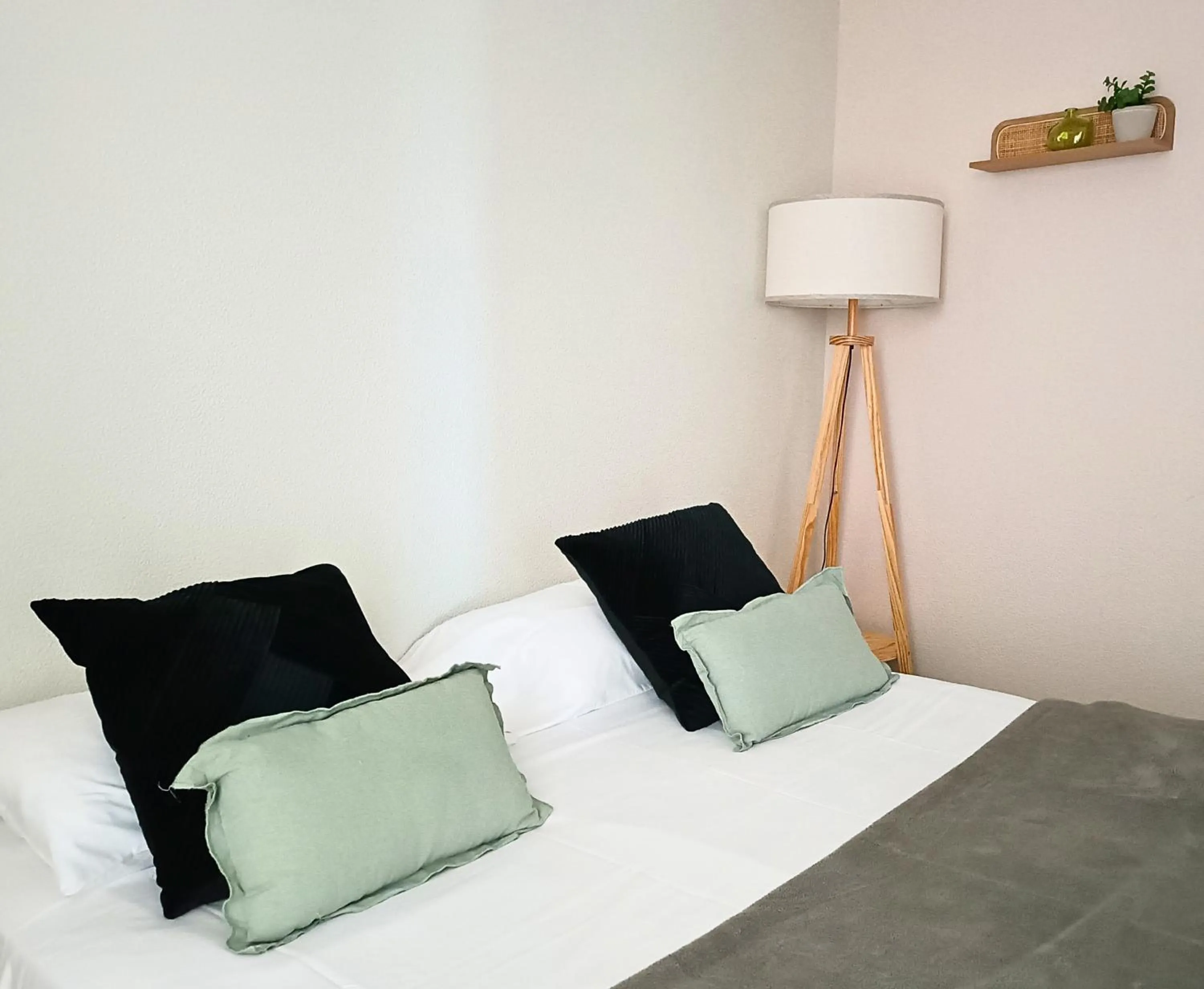 Decorative detail, Bed in Auberge du Poids Public Logis Hotel