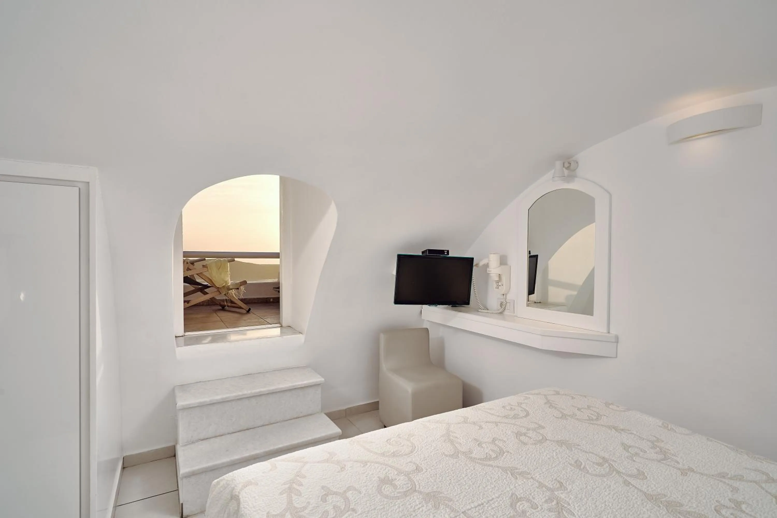 Bedroom, Bed in Merovigliosso