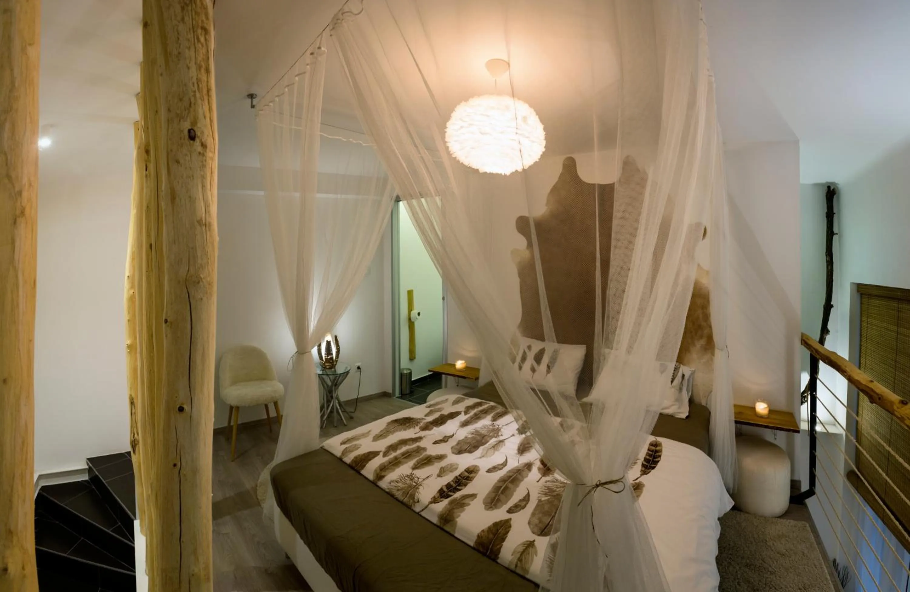 Bathroom, Bed in Suites 13 Budapest