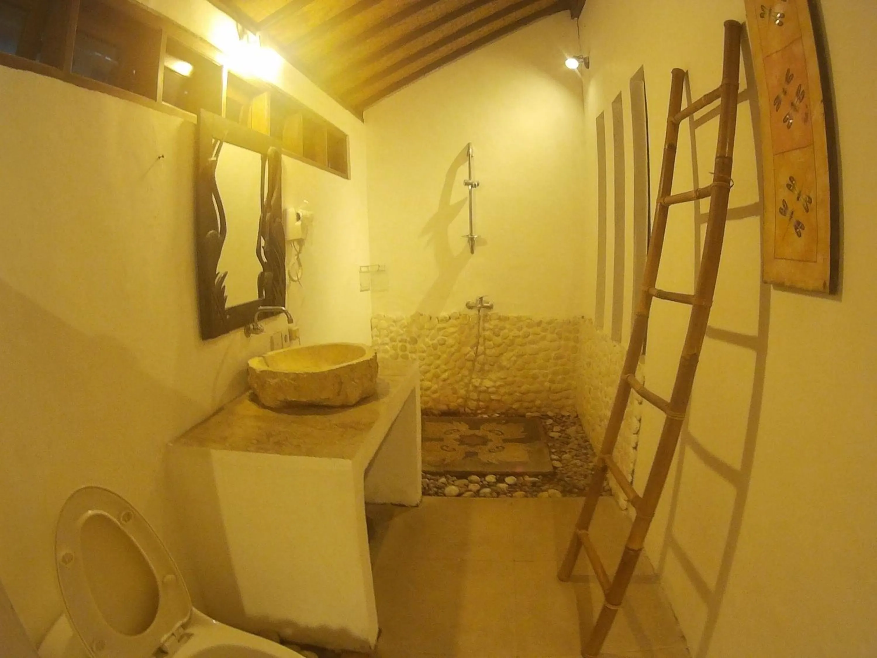 Bathroom in Canggu Pinpoint Rooms