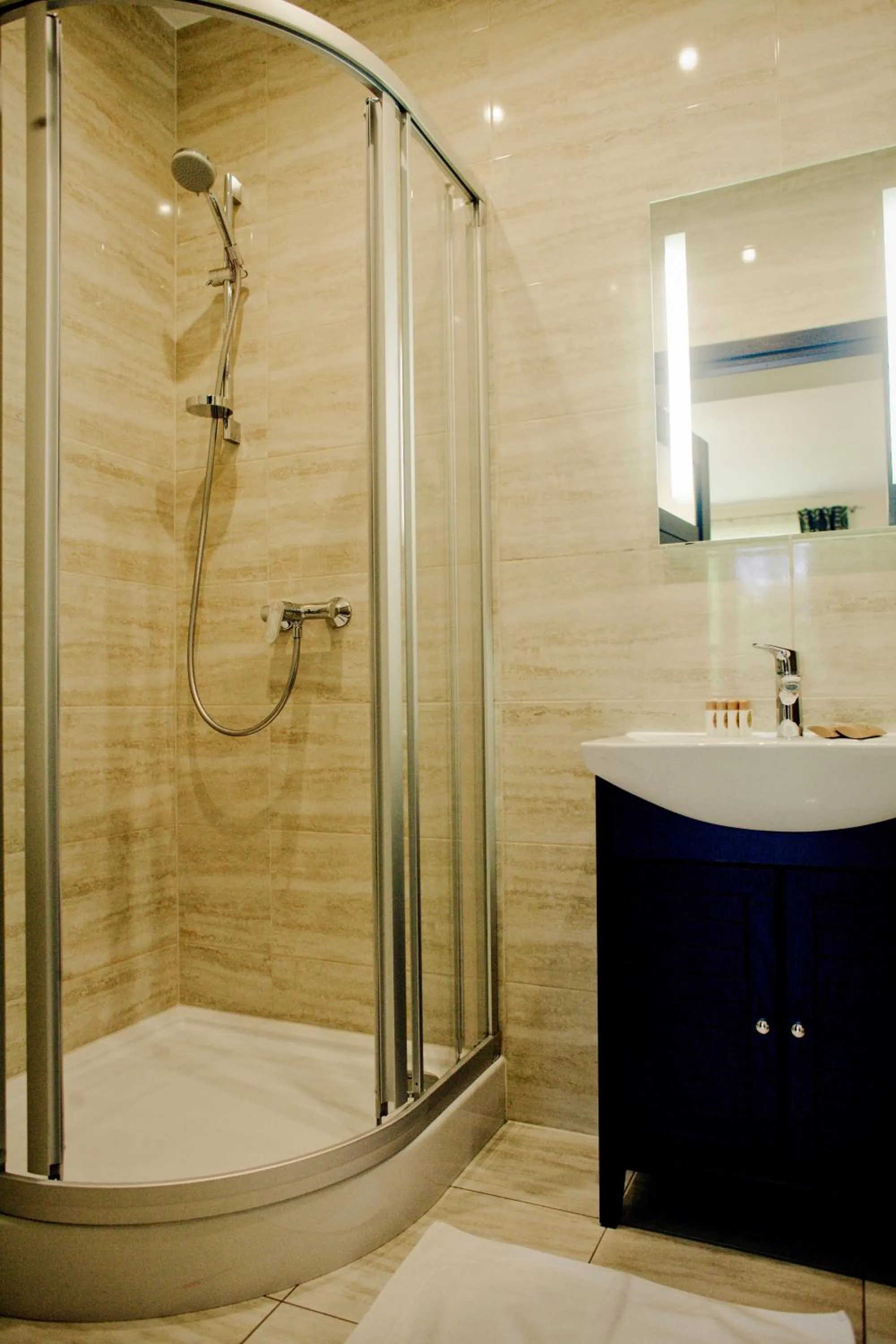 Bathroom in Aparthotel Bellamonte