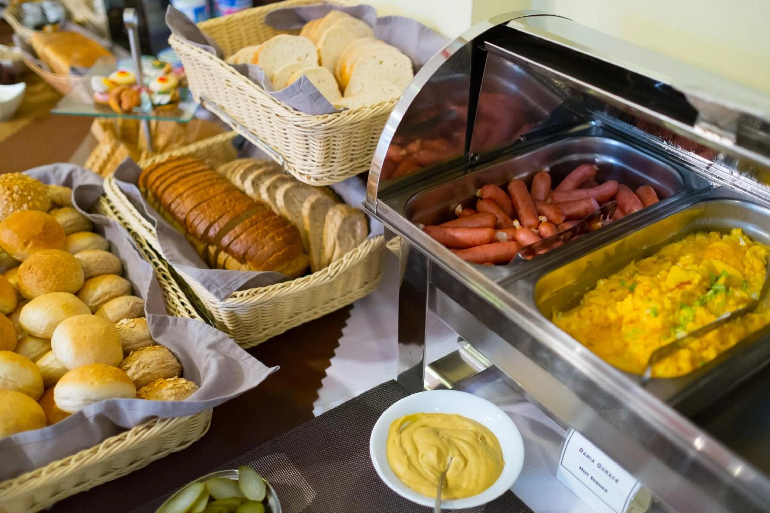 Buffet breakfast in Aparthotel Bellamonte