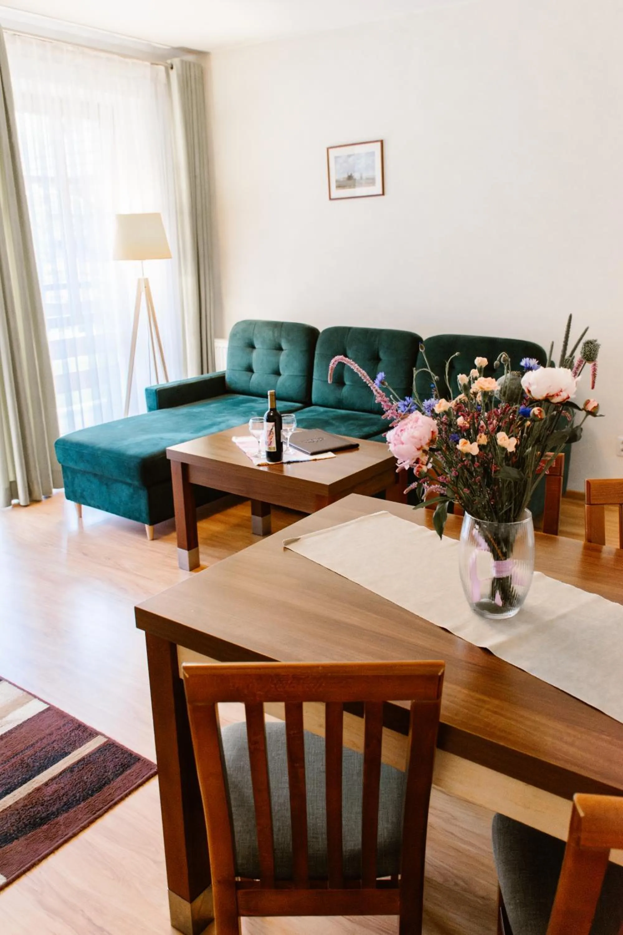 Communal lounge/ TV room in Aparthotel Bellamonte